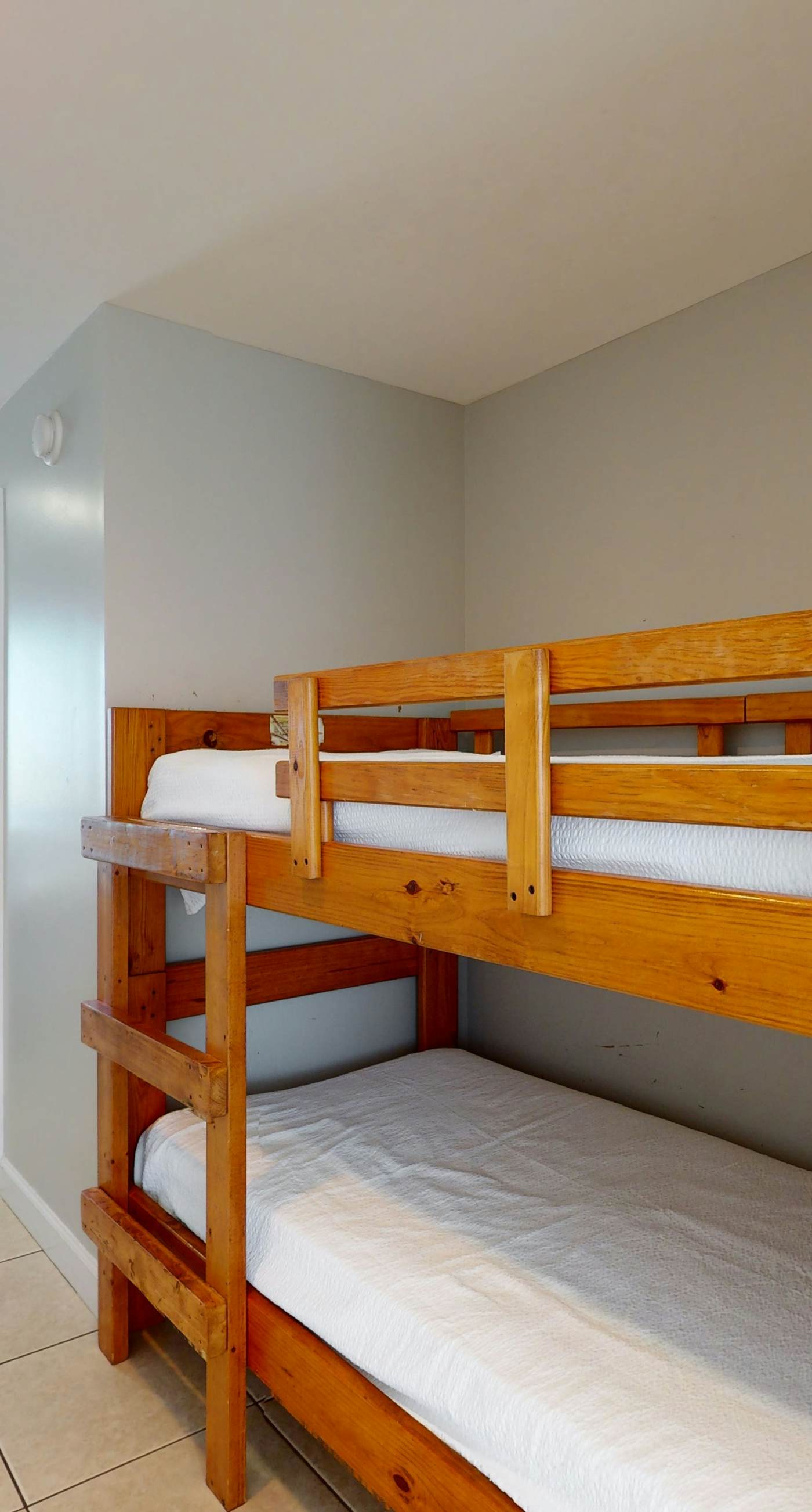 Beachfront condo with pool, lazy river, splash pad & hot tub