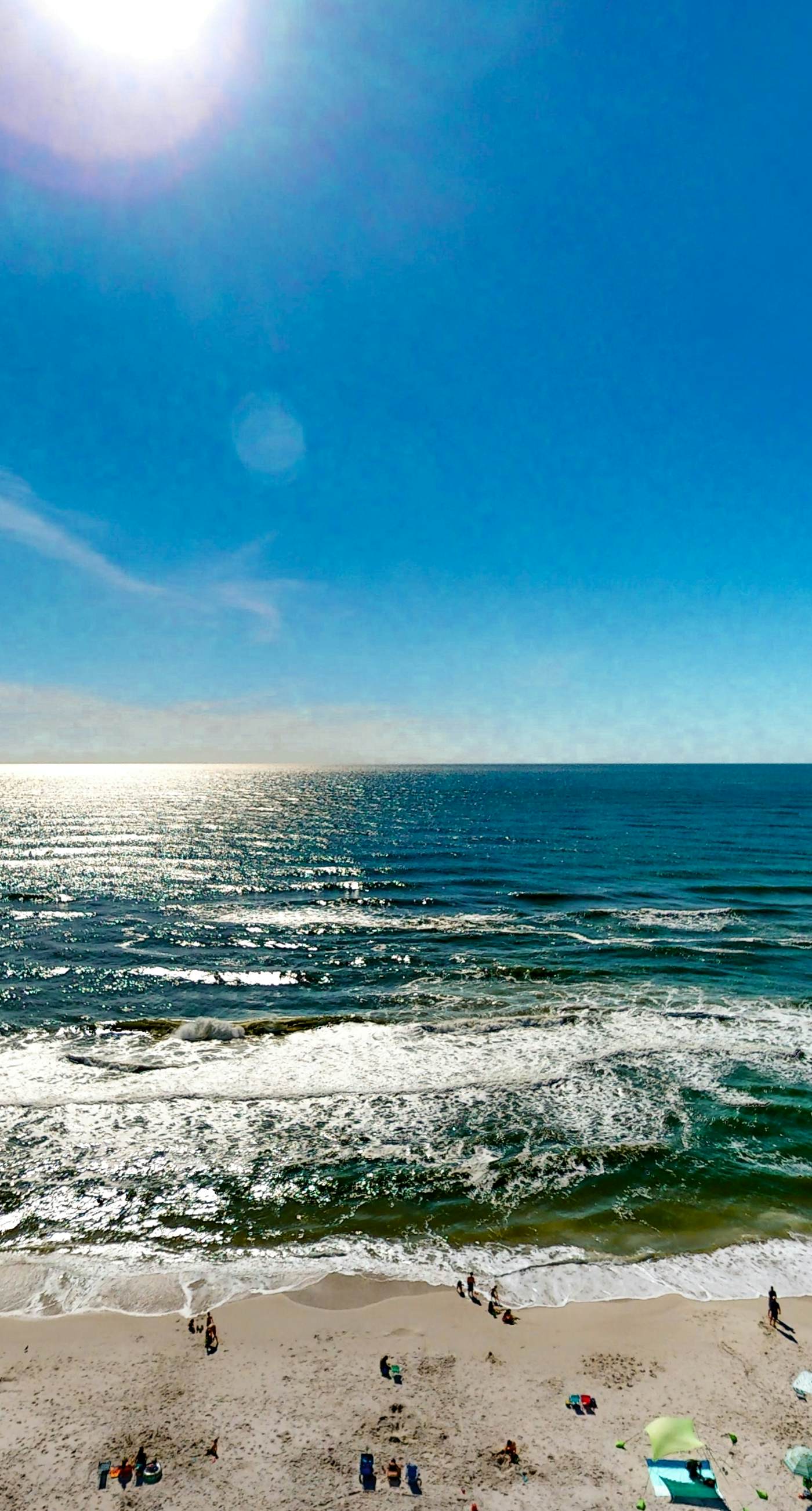 Beachfront condo with pool, lazy river, splash pad & hot tub