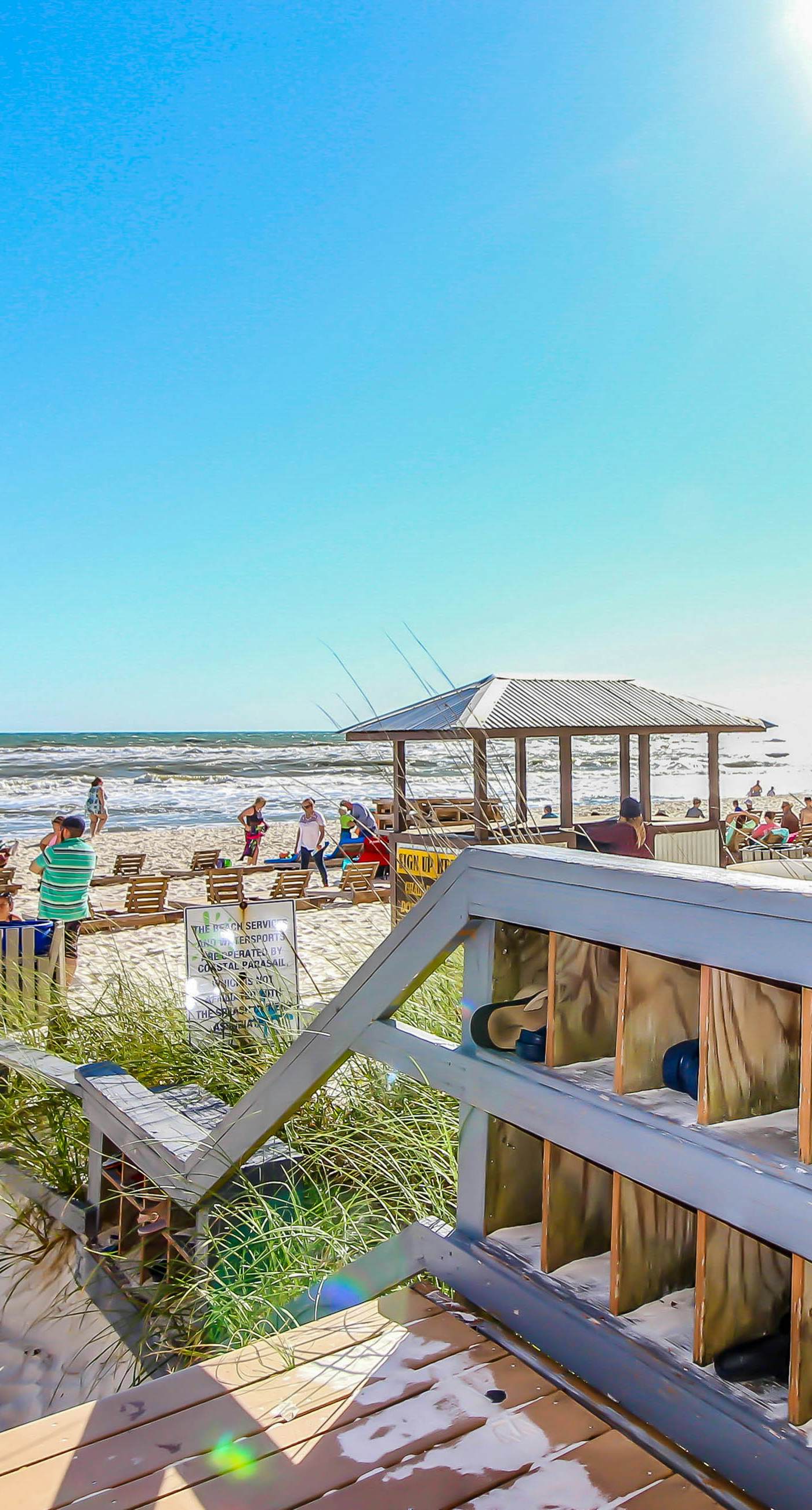 Beachfront condo with pool, lazy river, splash pad & hot tub