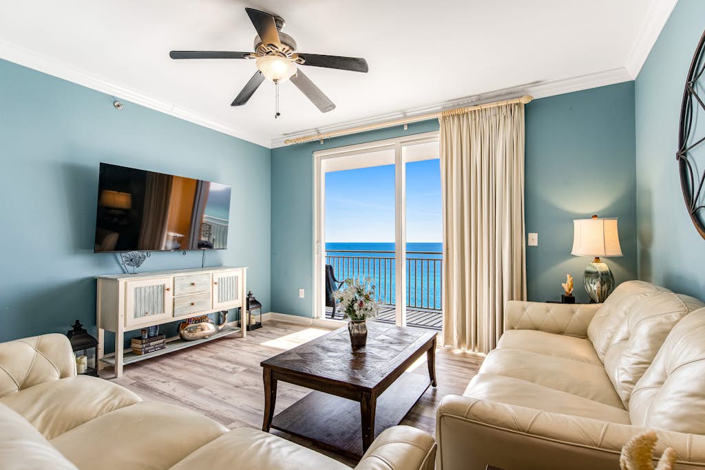 Oceanfront condo with ocean view, pool & hot tub, fast WiFi, and W/D