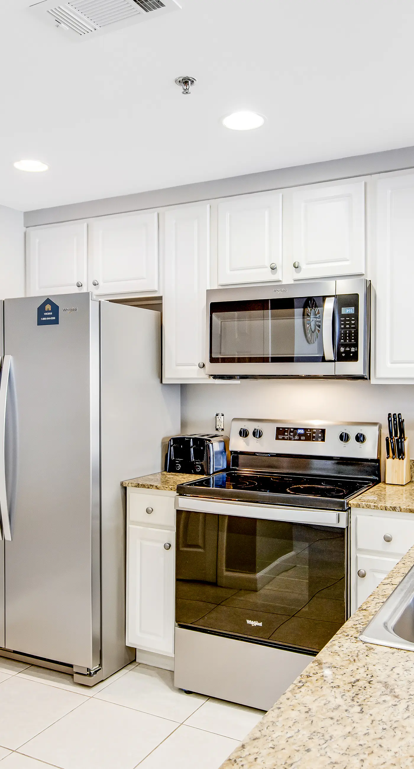 16th-floor oceanfront condo with pools & hot tub, ocean view, W/D & WiFi