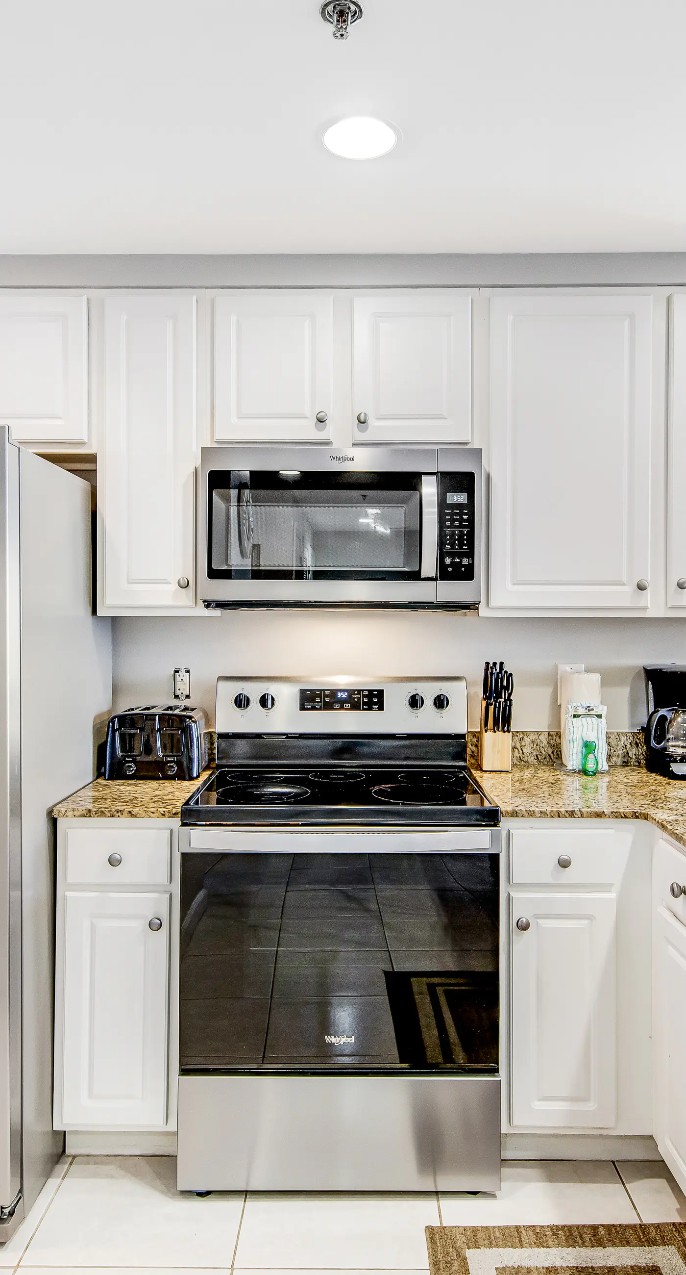 16th-floor oceanfront condo with pools & hot tub, ocean view, W/D & WiFi