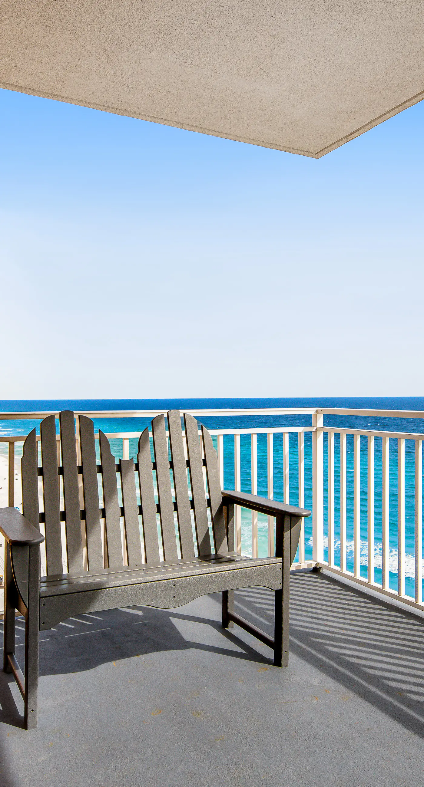 16th-floor oceanfront condo with pools & hot tub, ocean view, W/D & WiFi
