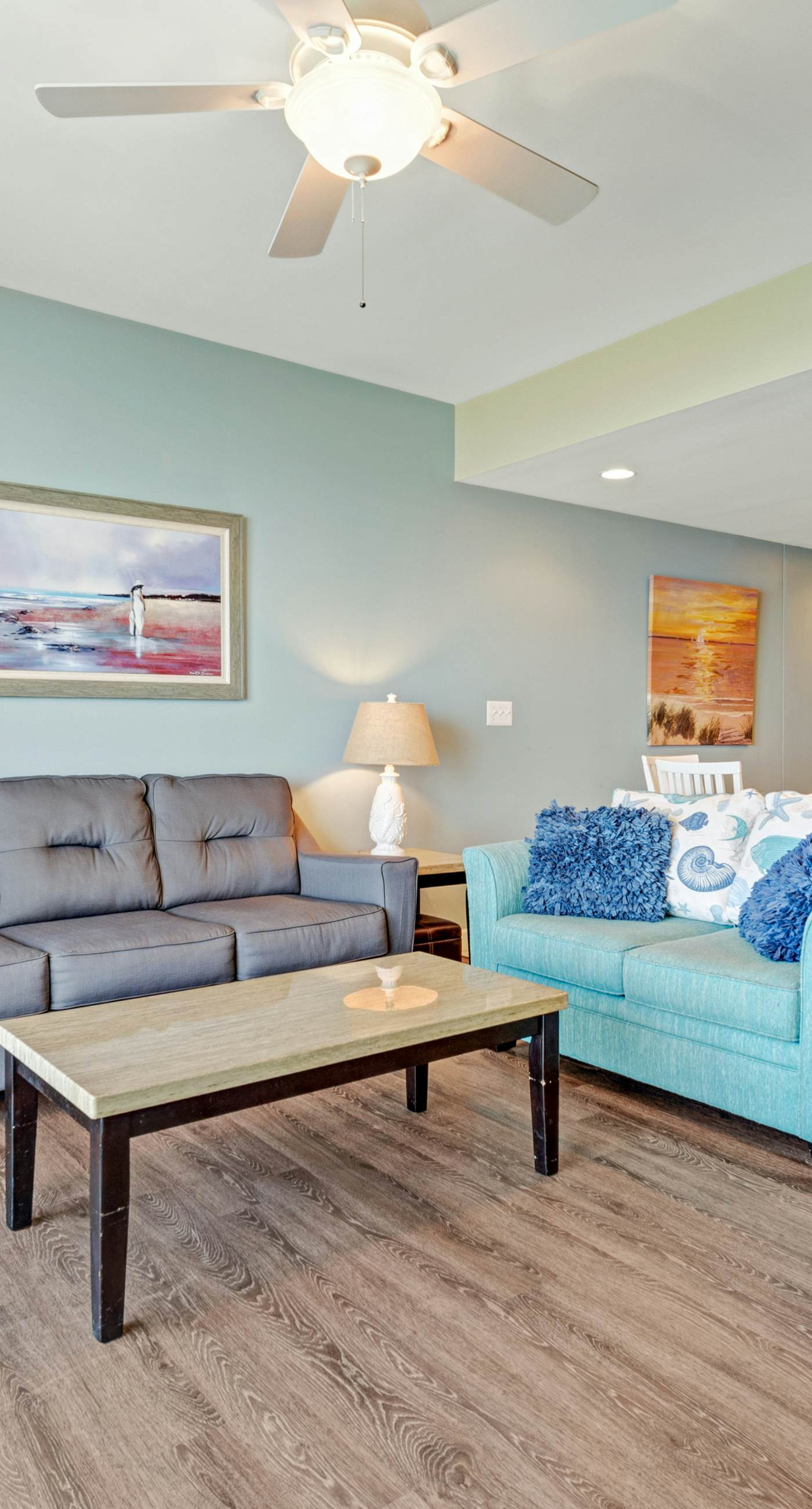 Gulf front condo with resort amenities, snack bar, and Lazy River