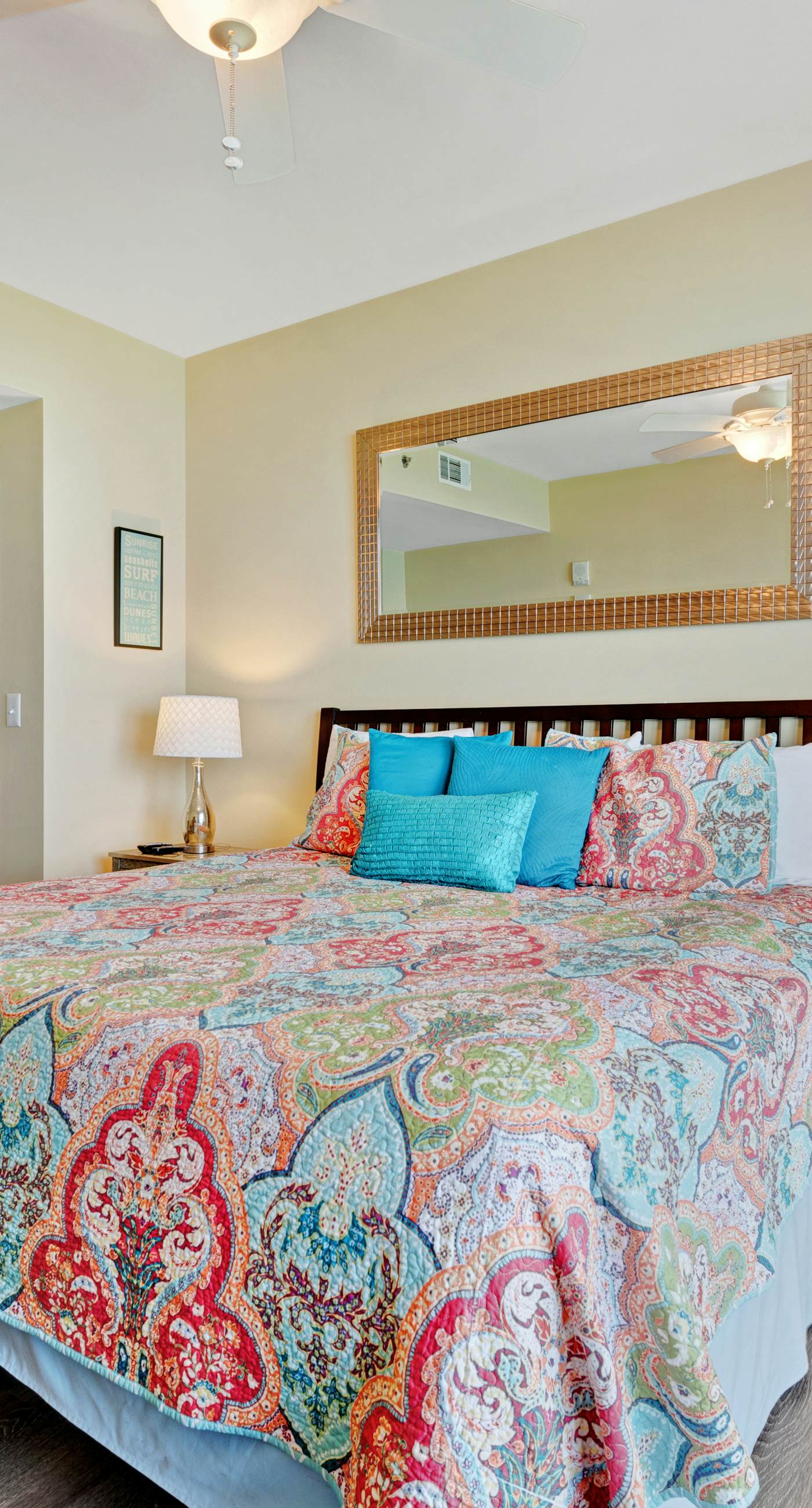 Gulf front condo with resort amenities, snack bar, and Lazy River