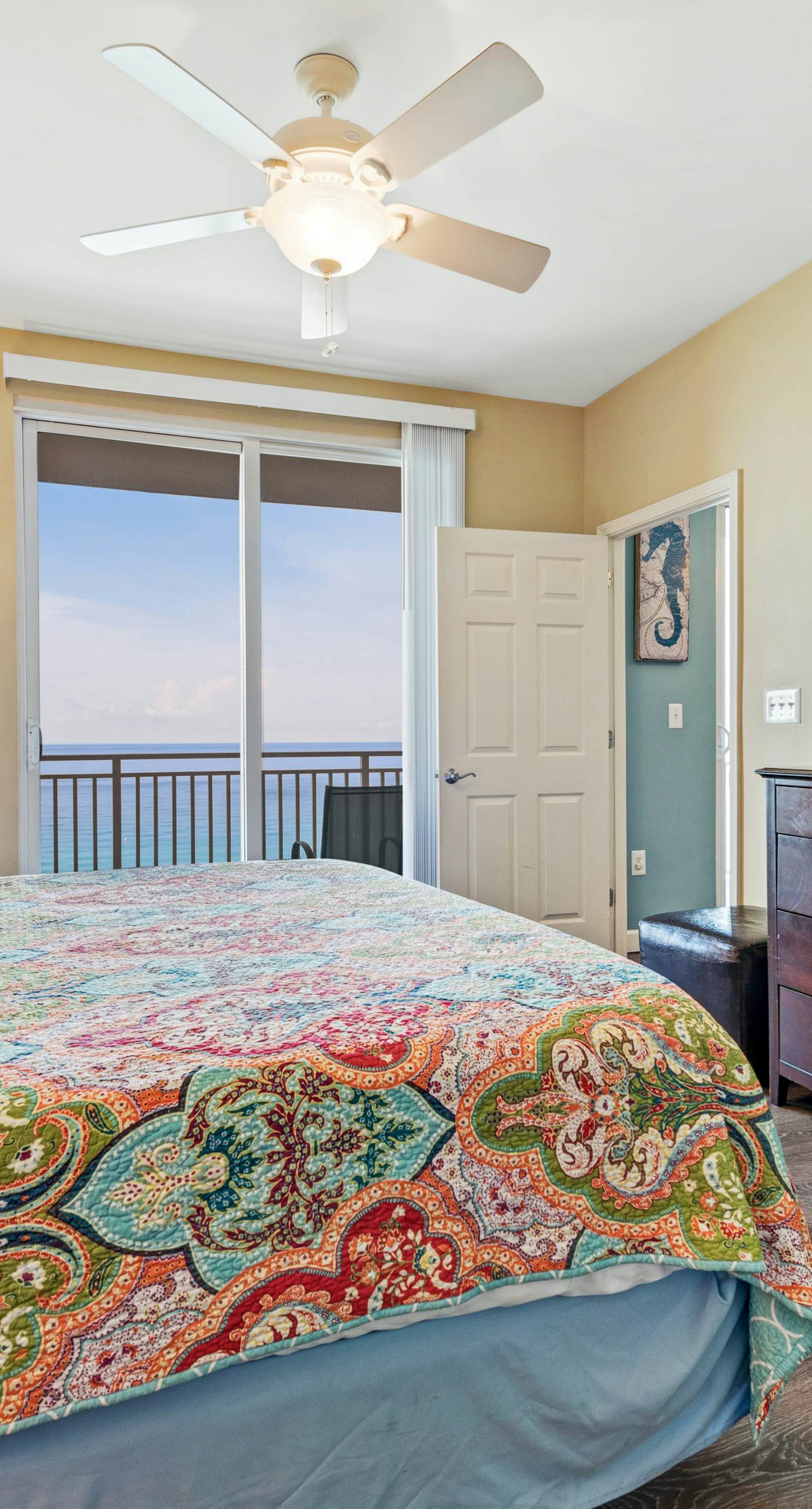 Gulf front condo with resort amenities, snack bar, and Lazy River