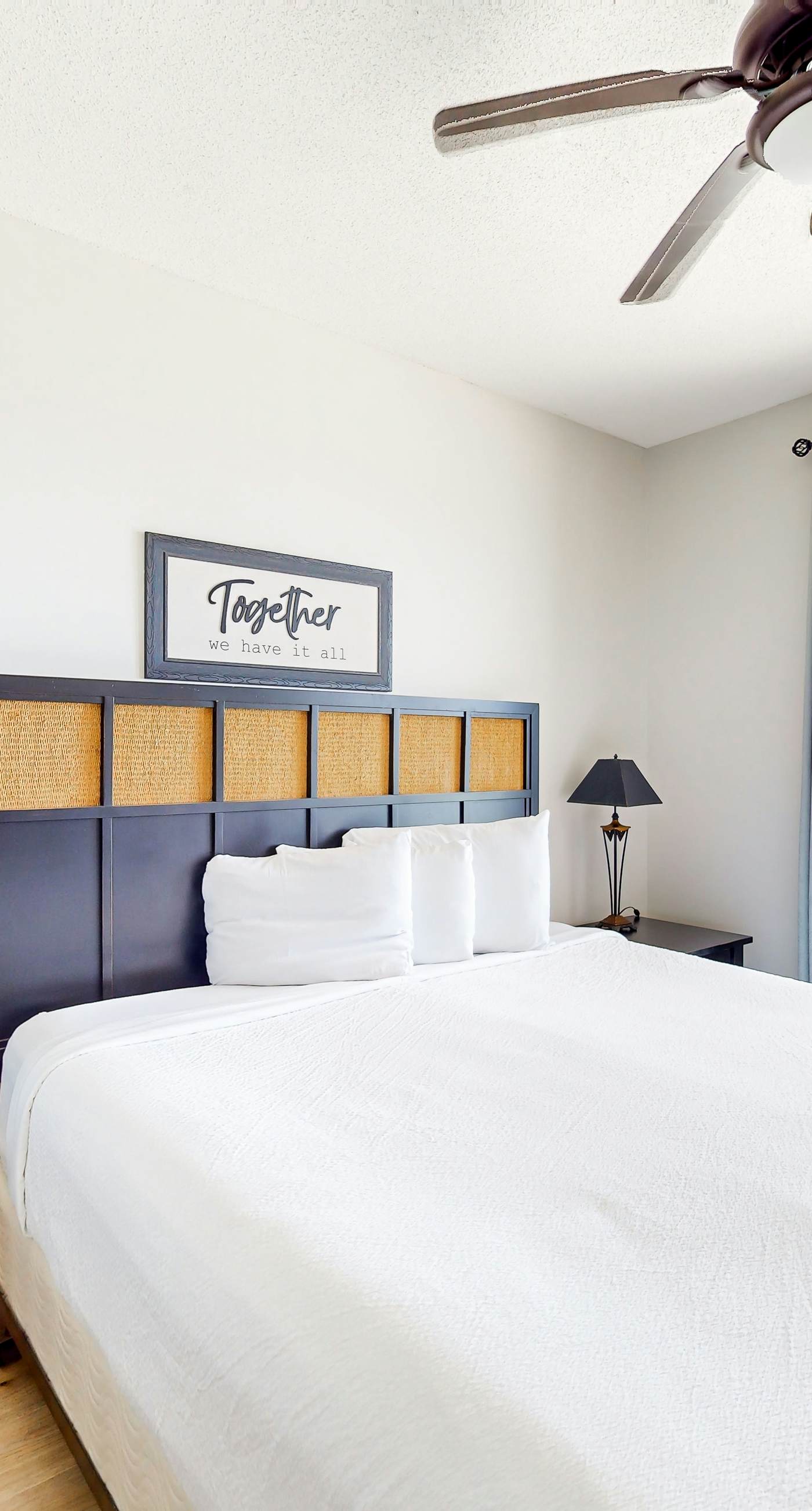 Zen Gulf-front condo with amazing views, pool, beach access, gym & game room