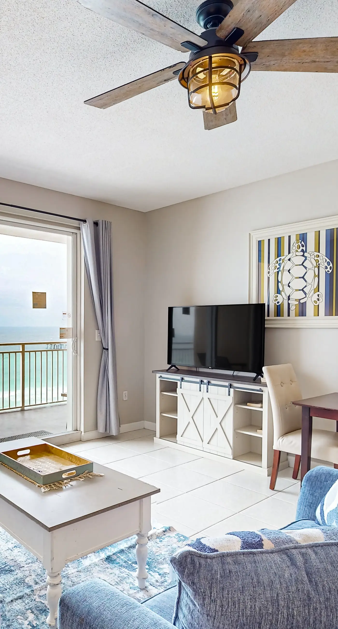 Gulf-front condo with free beach service, balcony & pool