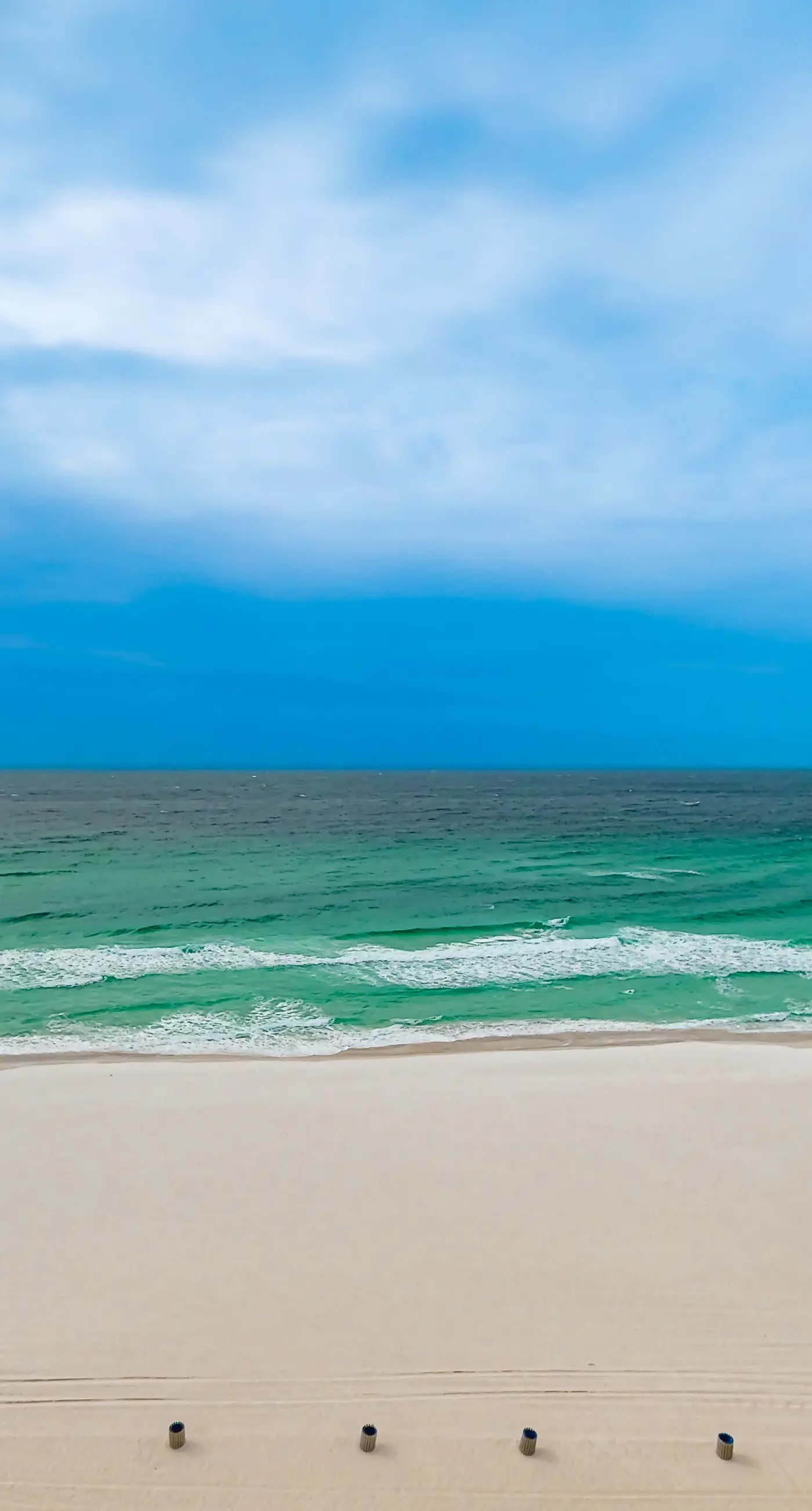Gulf-front condo with free beach service, balcony & pool