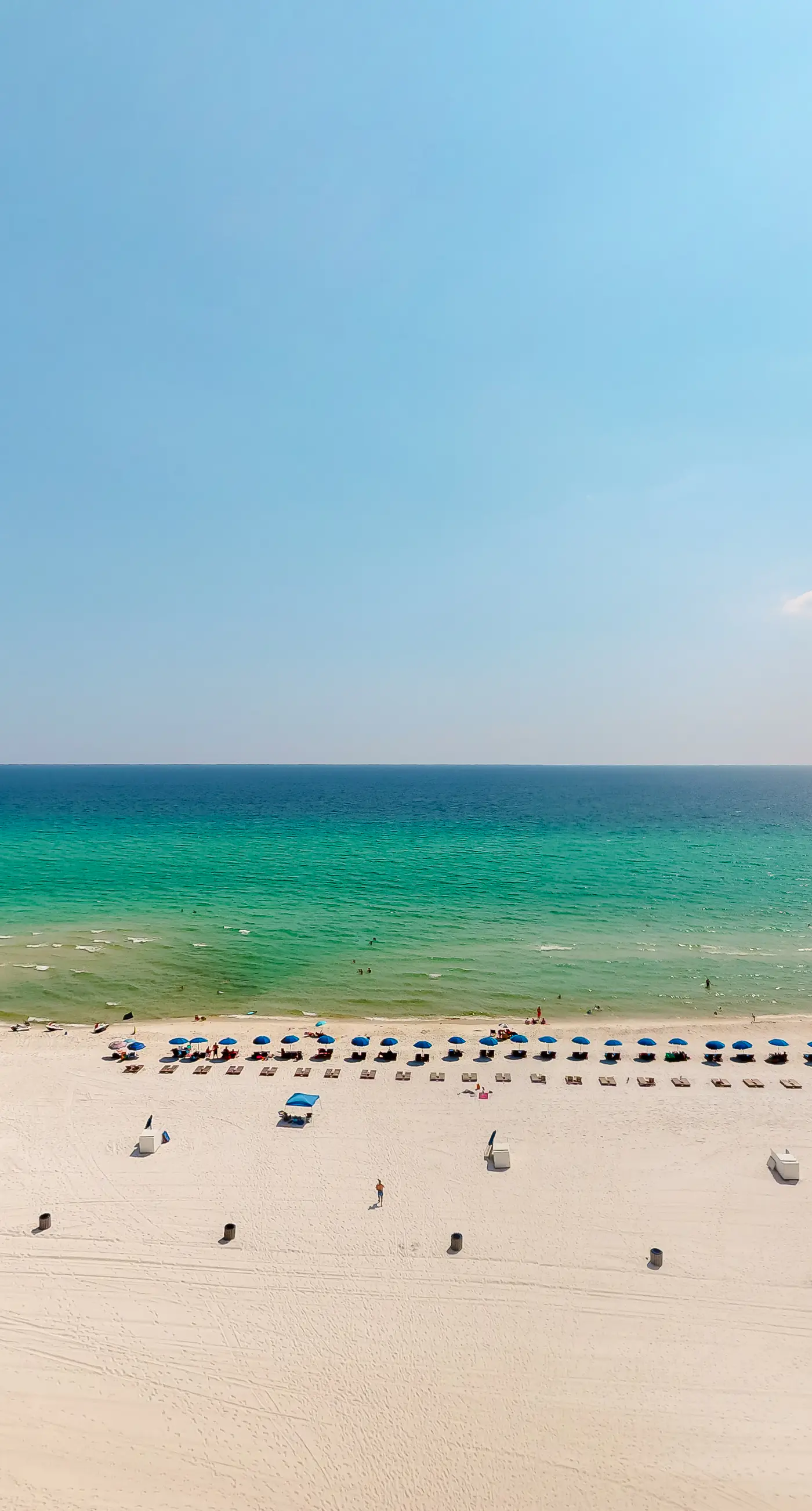 Gulf-front condo with free beach service, balcony & pool