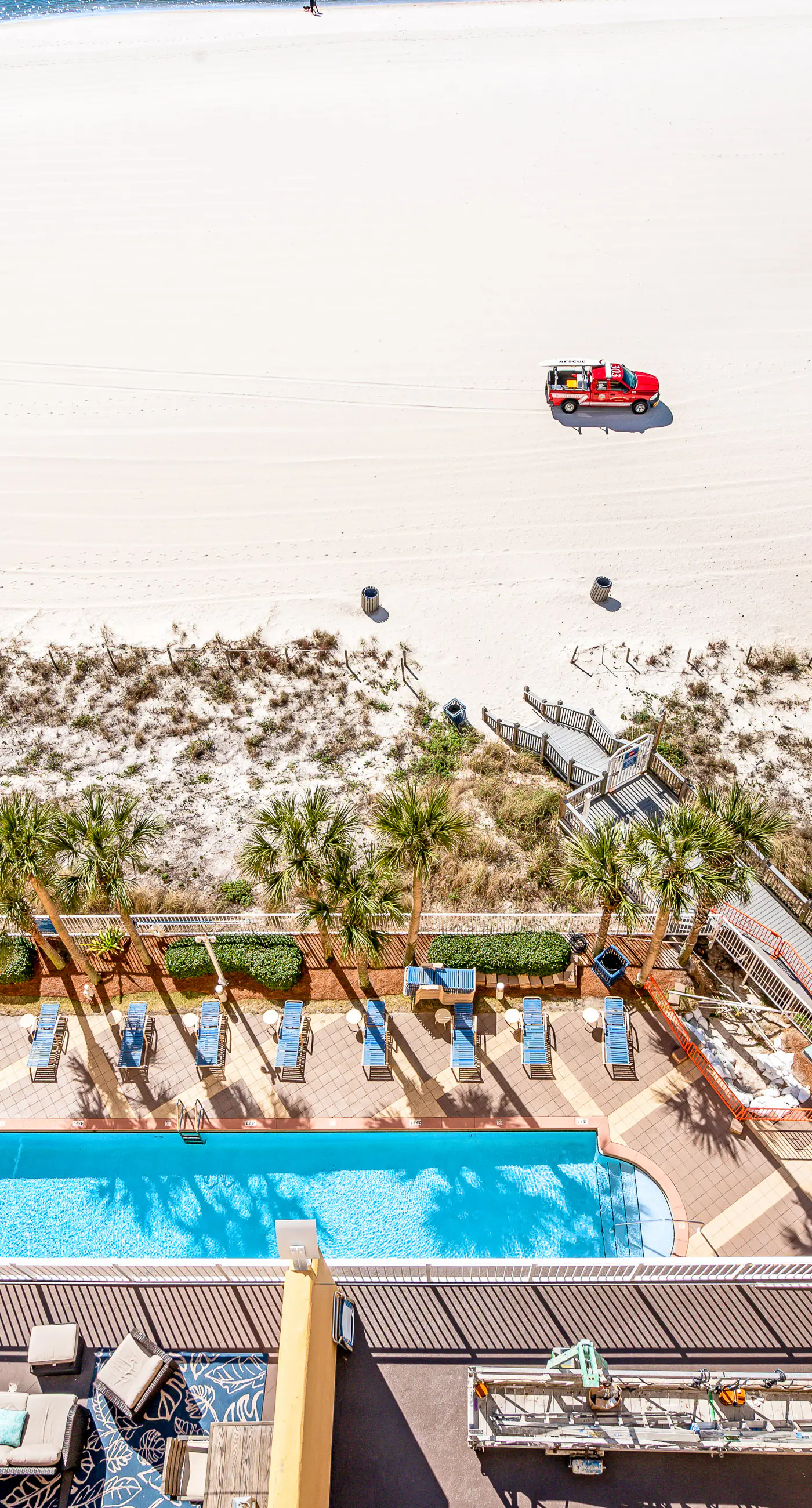 Gulf-front condo with free beach service, balcony & pool