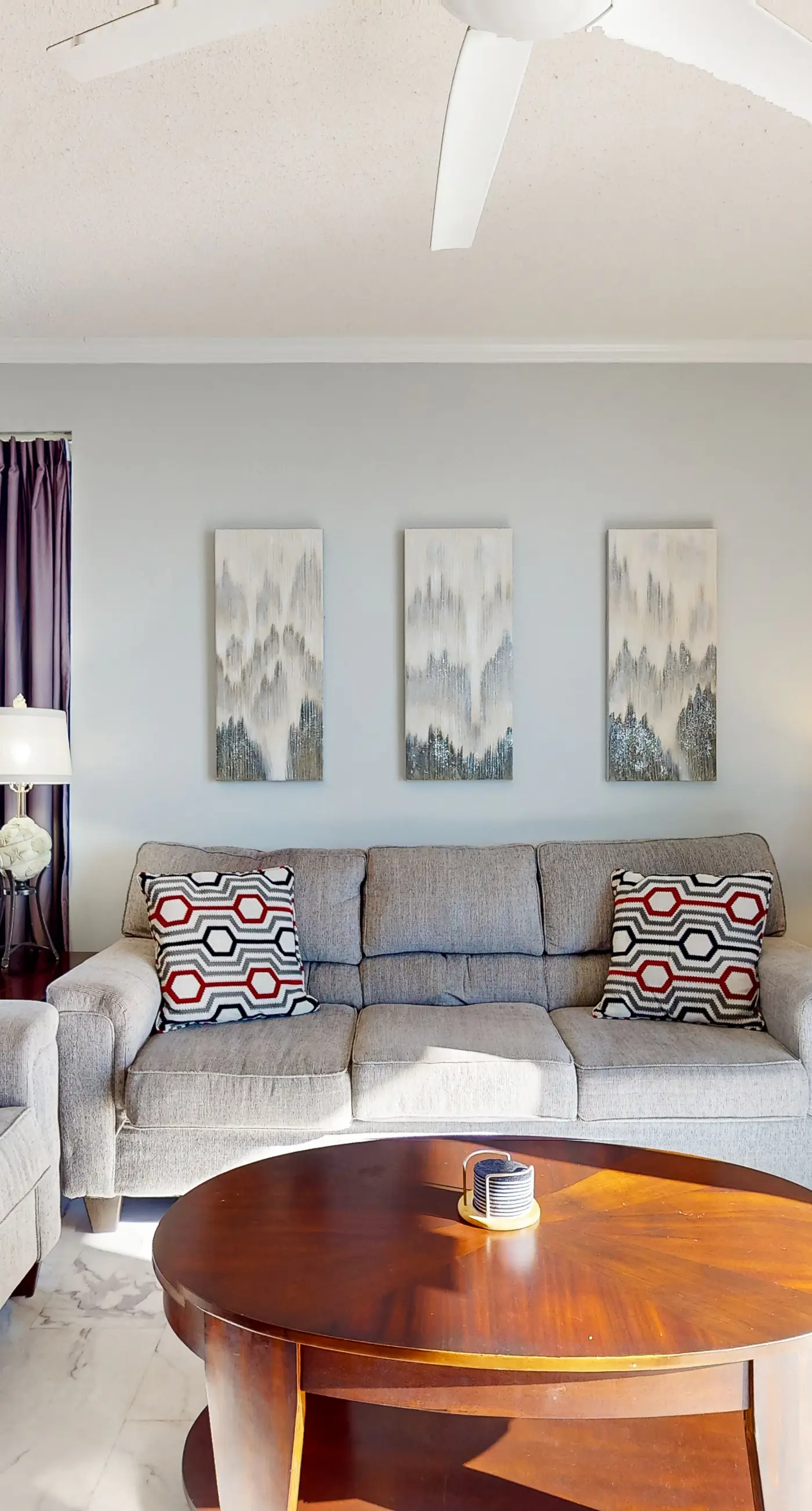 Cozy corner condo with beach views, pool & gym