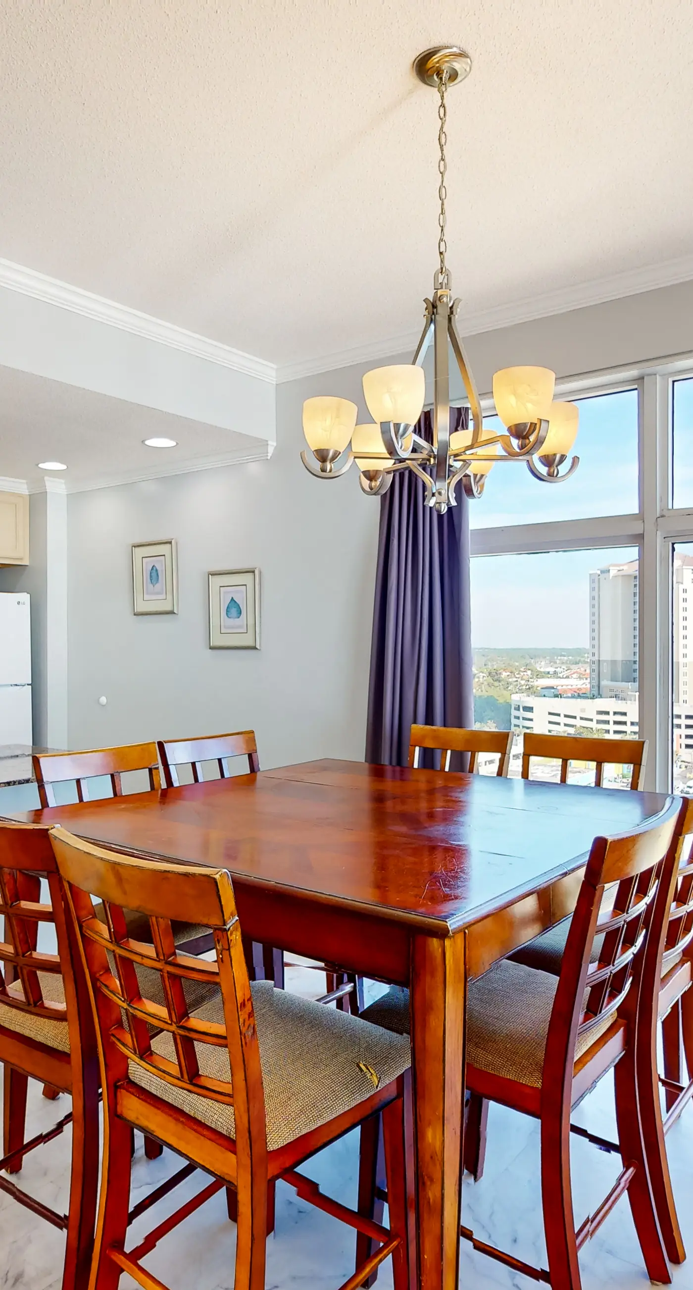 Cozy corner condo with beach views, pool & gym