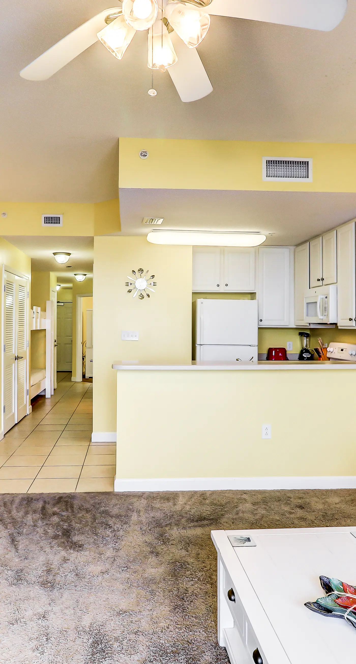 Lovely flat featuring Gulf views, deck, pool & hot tub - great location