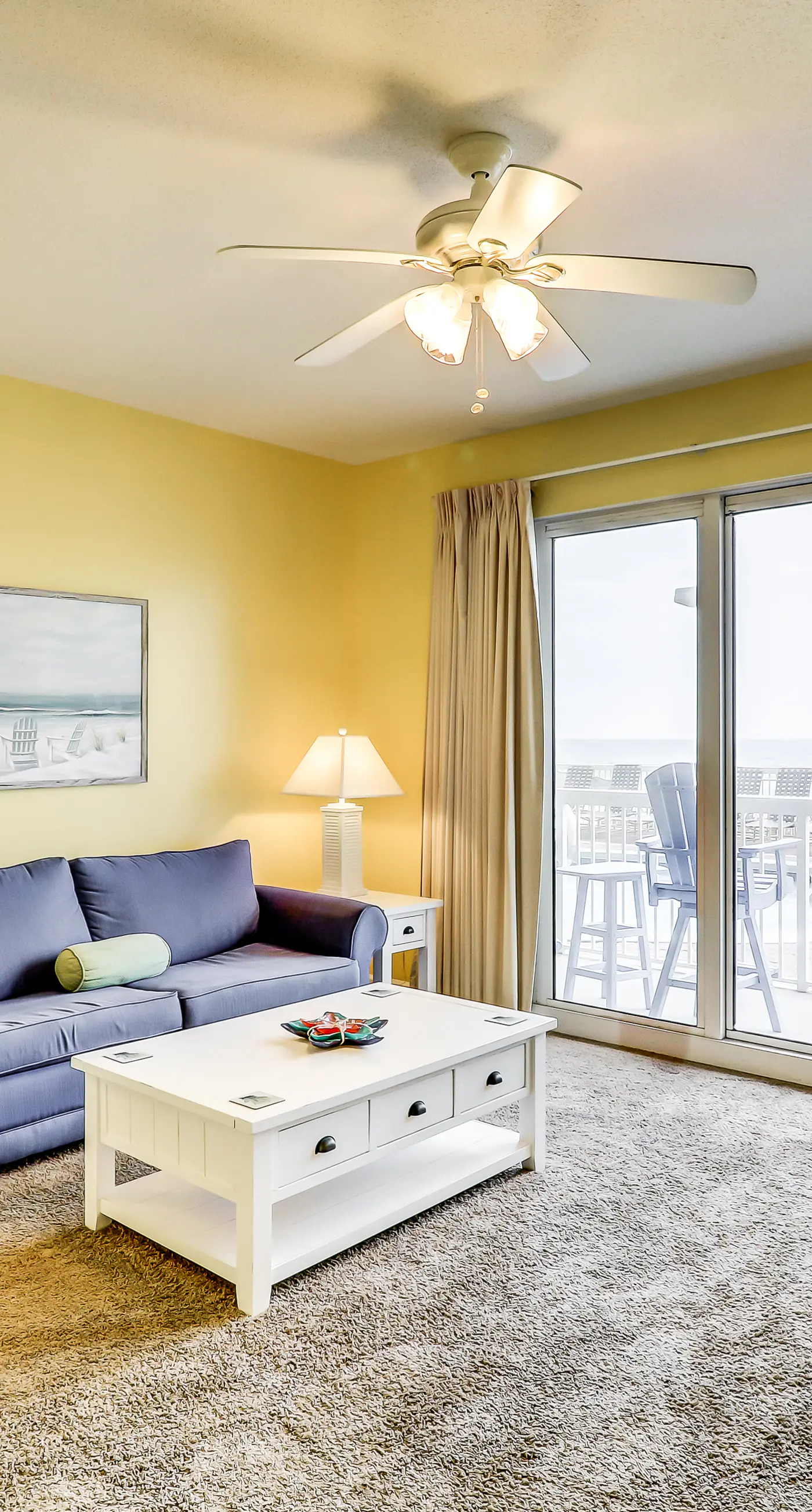 Lovely flat featuring Gulf views, deck, pool & hot tub - great location