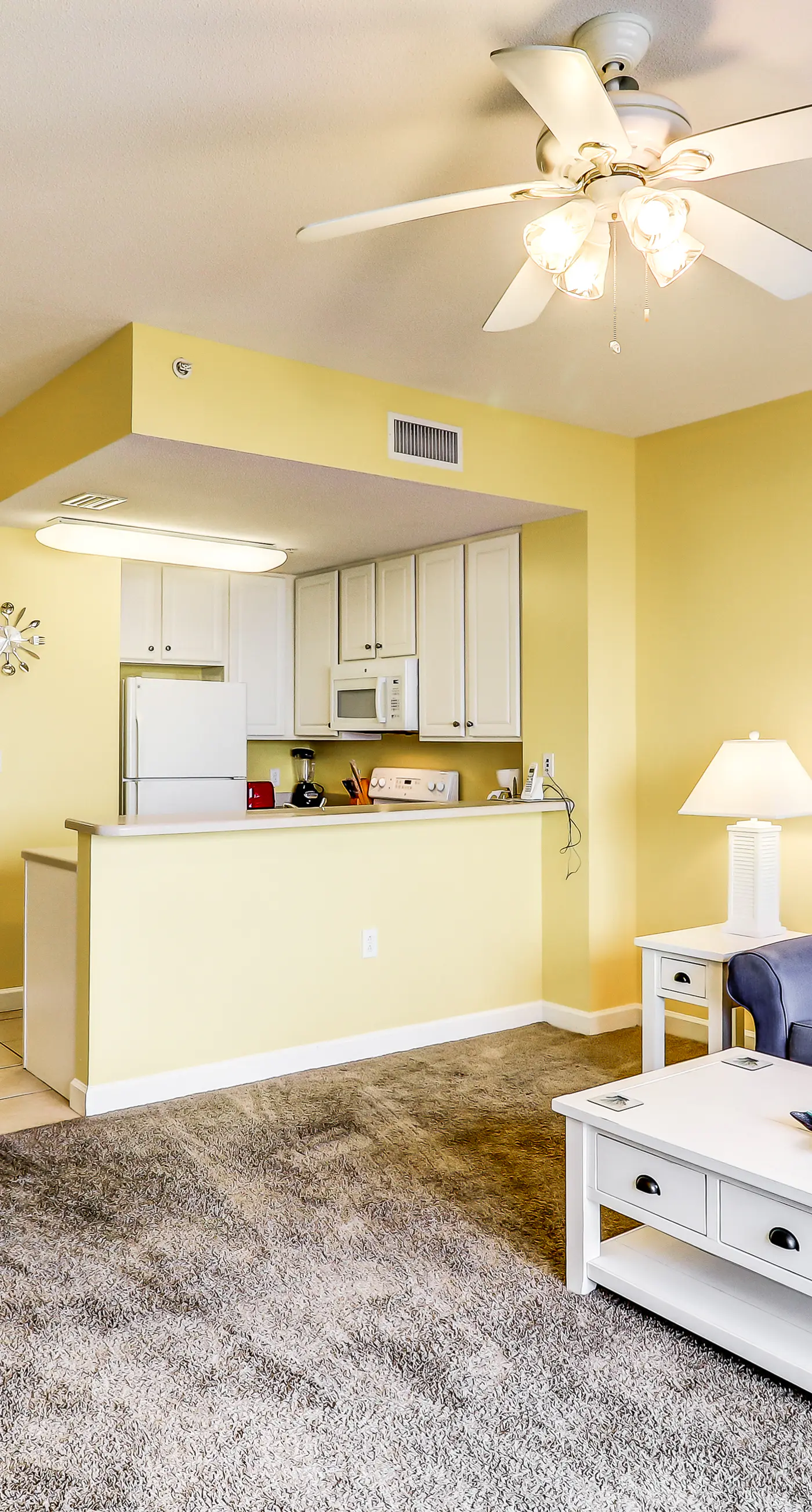 Lovely flat featuring Gulf views, deck, pool & hot tub - great location