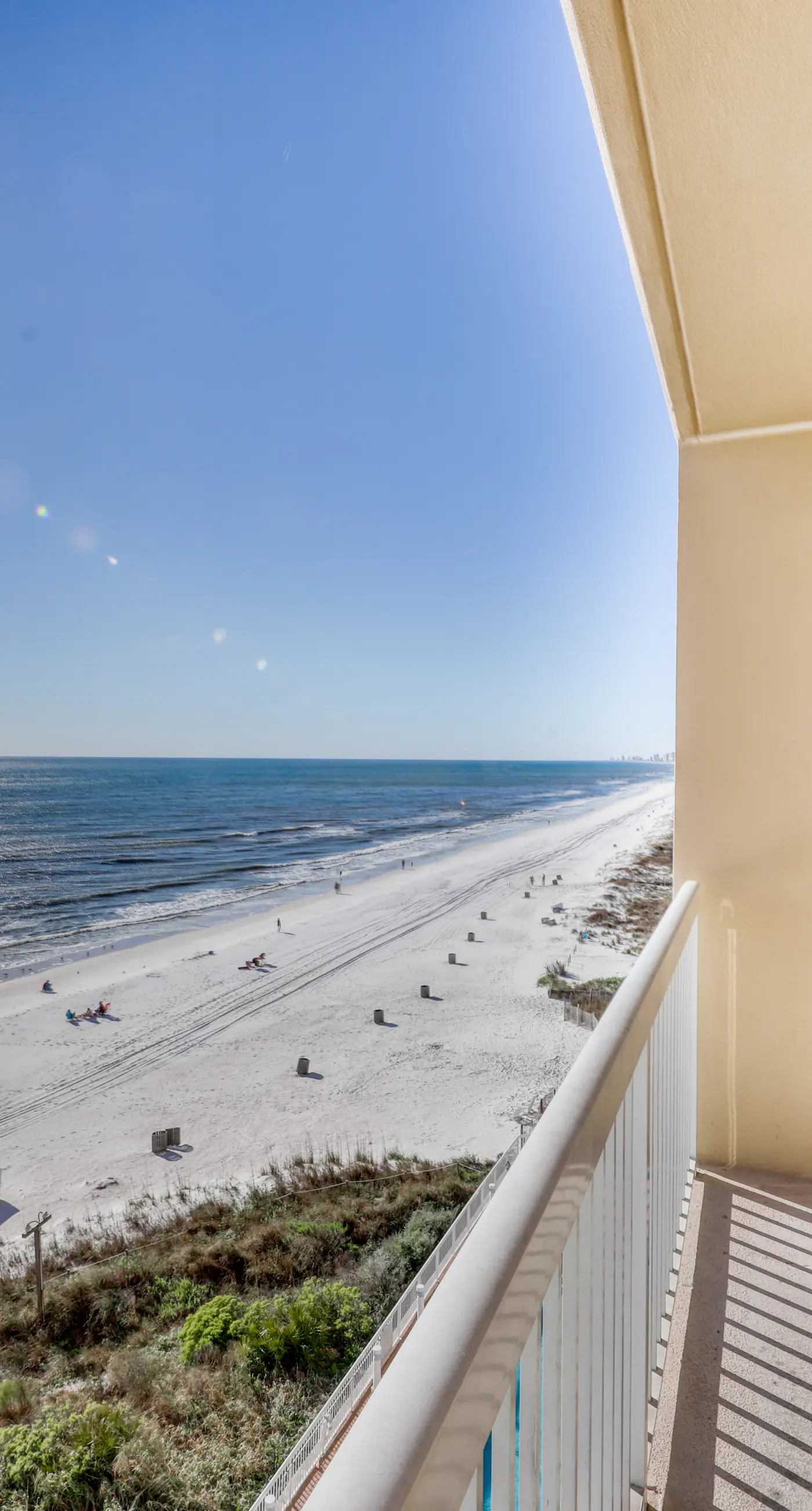 Gulf Front Family friendly getaway w/Beach Service