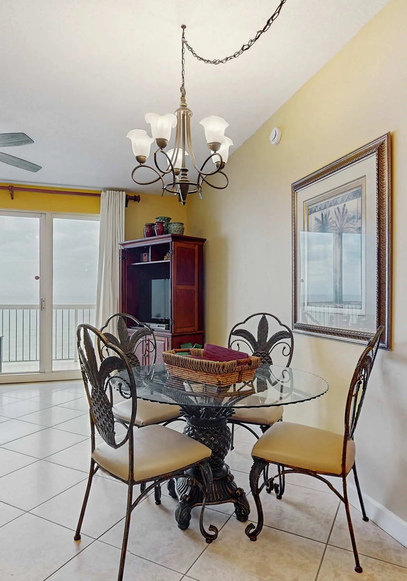 Gulf Front Family friendly getaway w/Beach Service