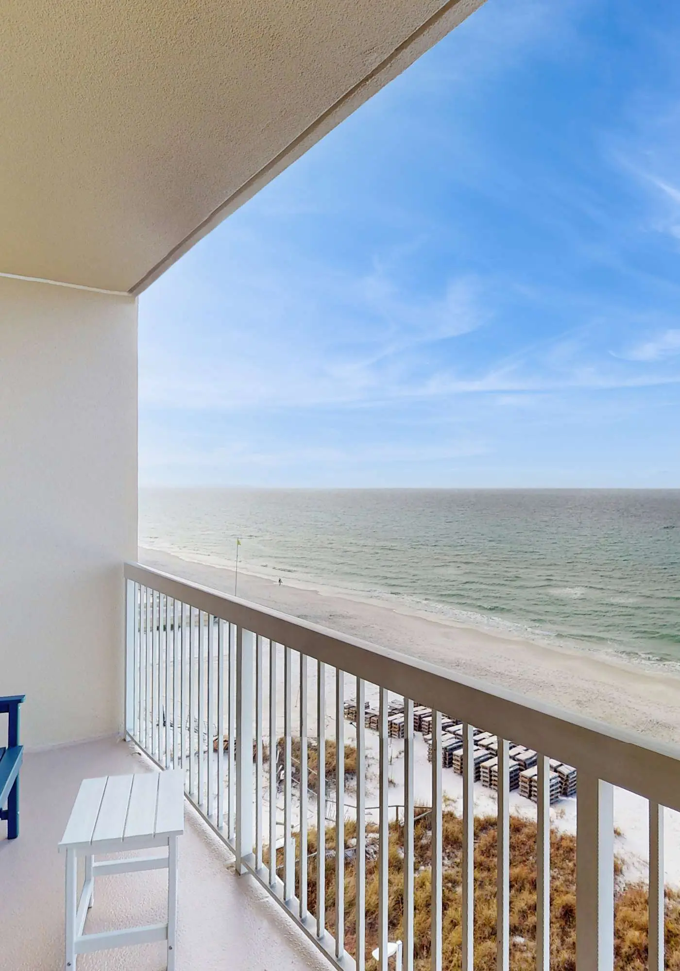 Gulf Front Family friendly getaway w/Beach Service