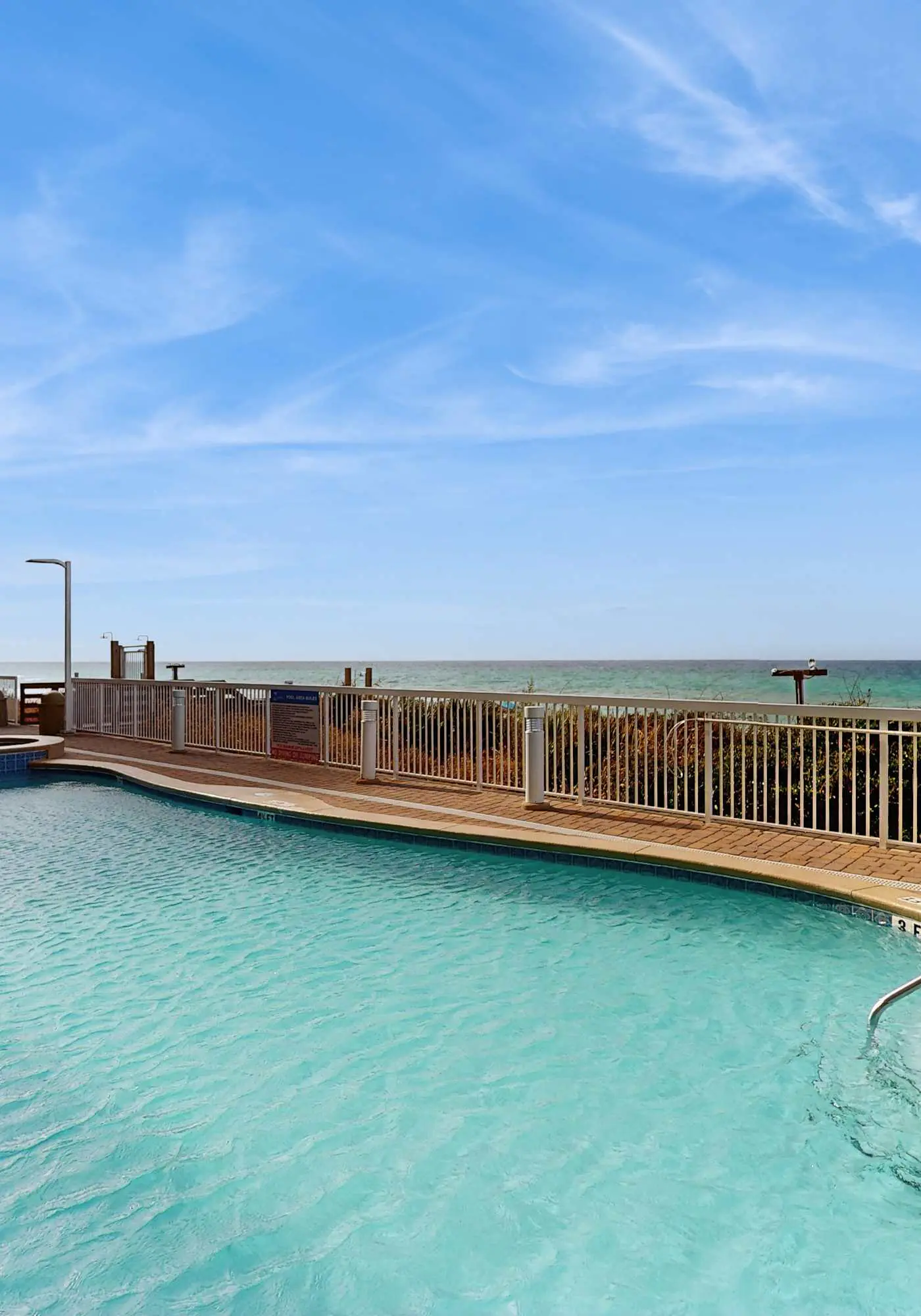 Gulf Front Family friendly getaway w/Beach Service
