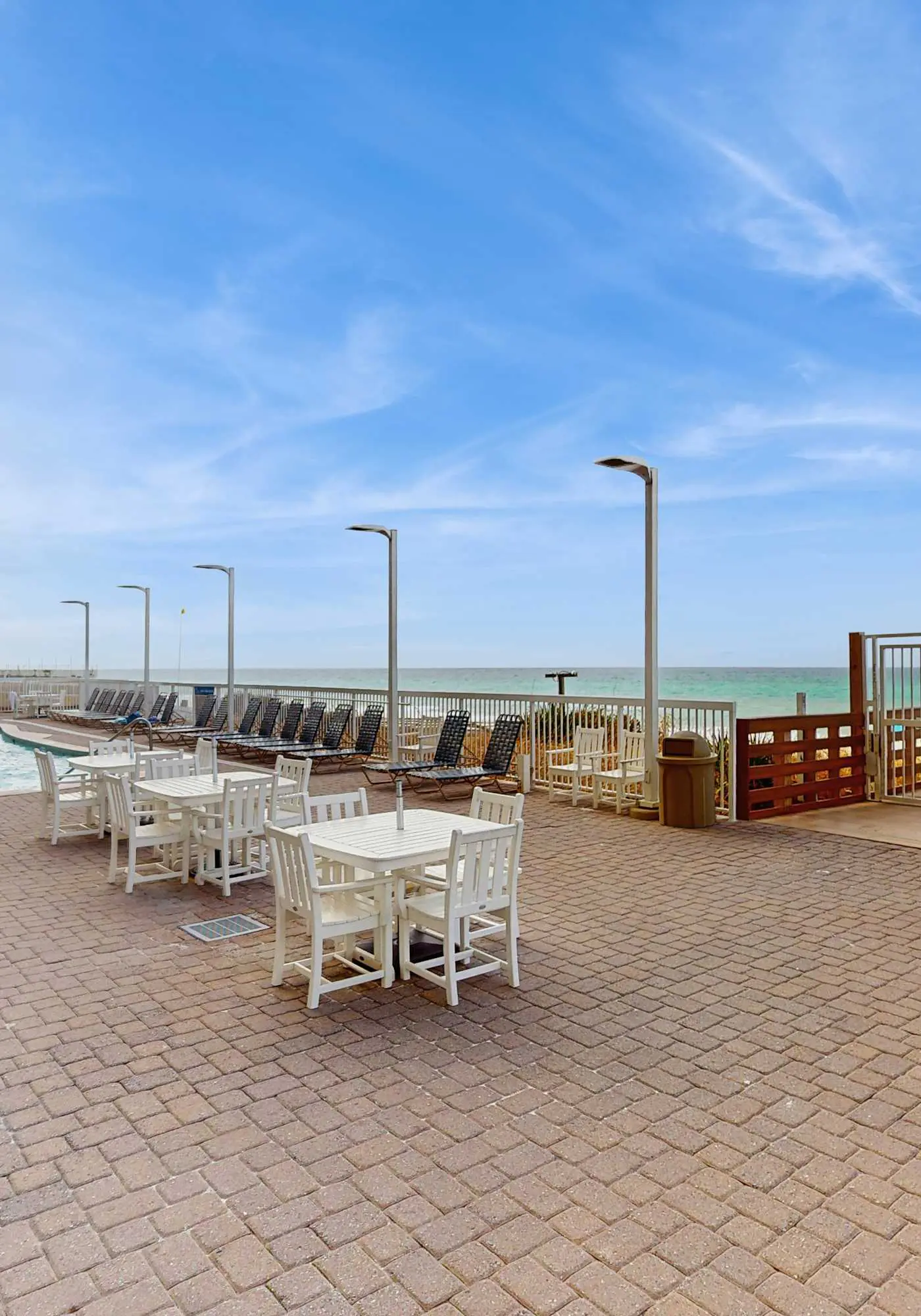 Gulf Front Family friendly getaway w/Beach Service