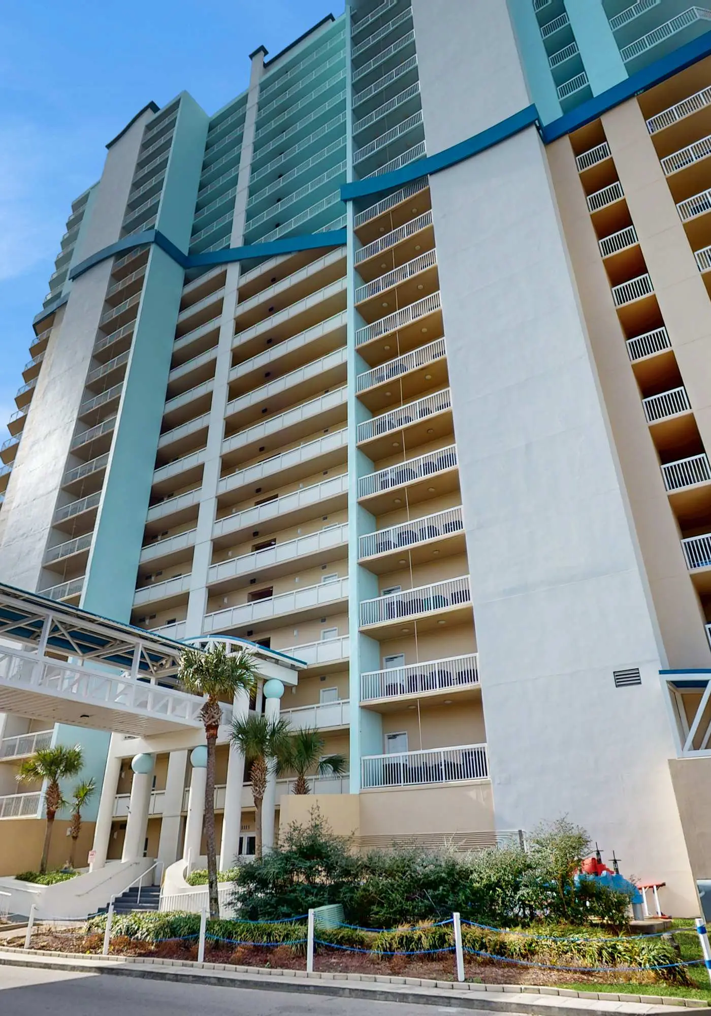 Gulf Front Family friendly getaway w/Beach Service