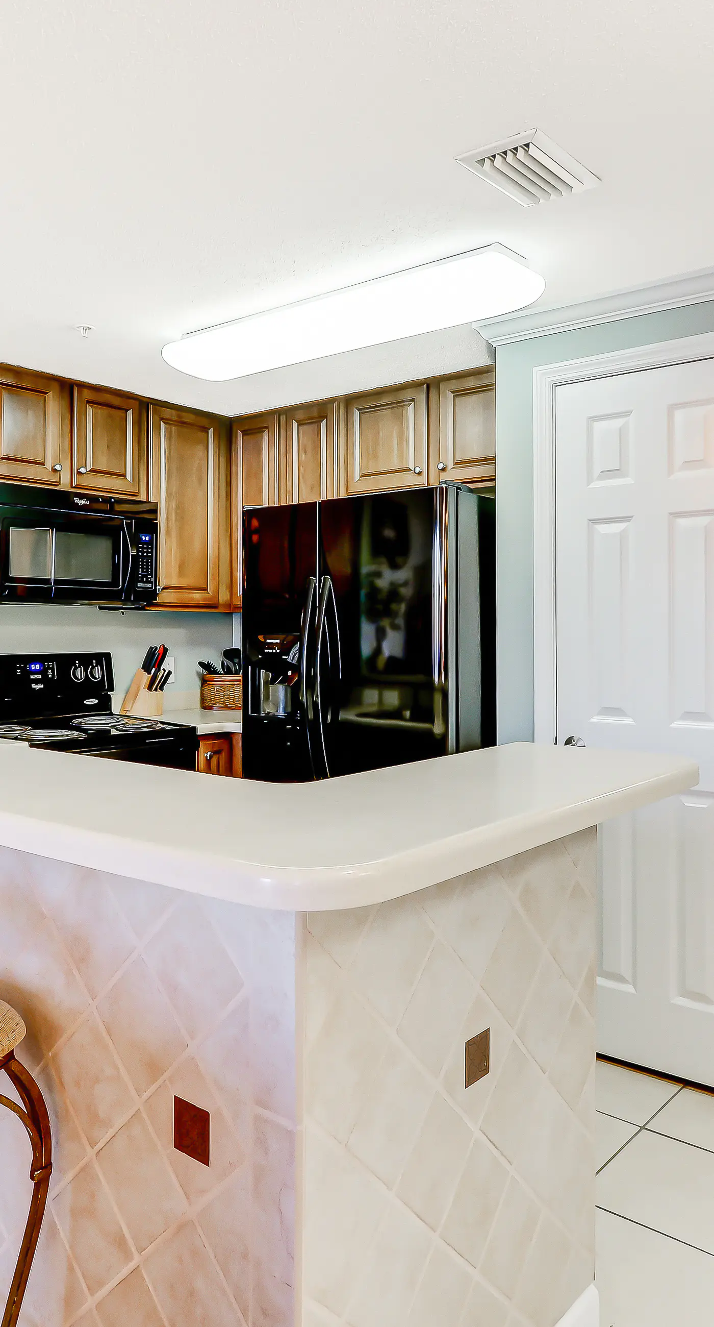 Dreamy retreat on the Gulf with pool, basketball court & beach access