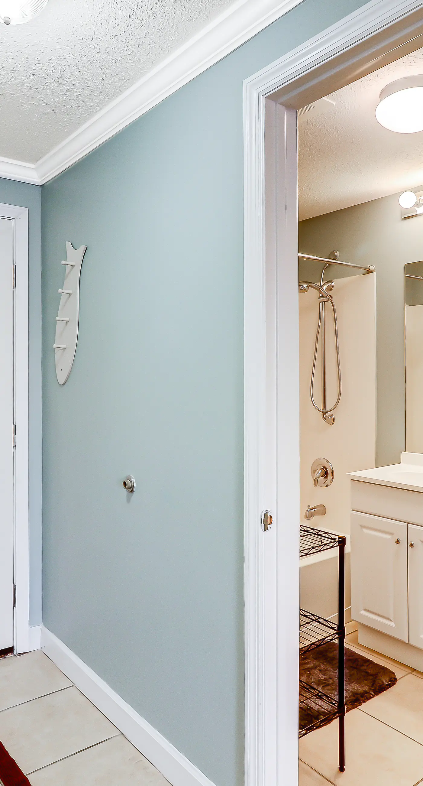 Dreamy retreat on the Gulf with pool, basketball court & beach access