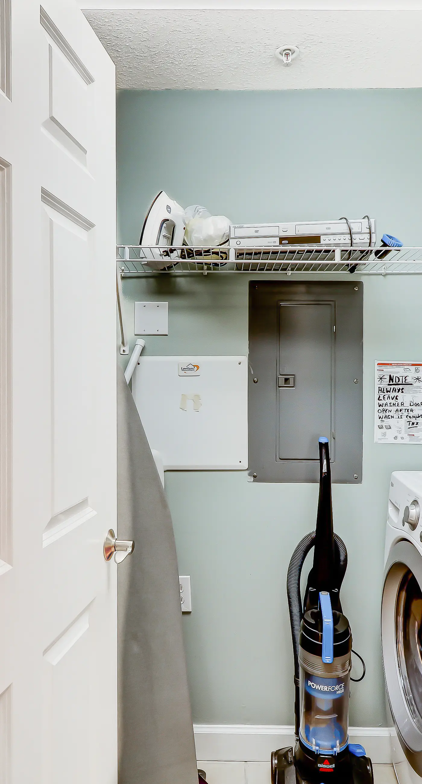 Dreamy retreat on the Gulf with pool, basketball court & beach access