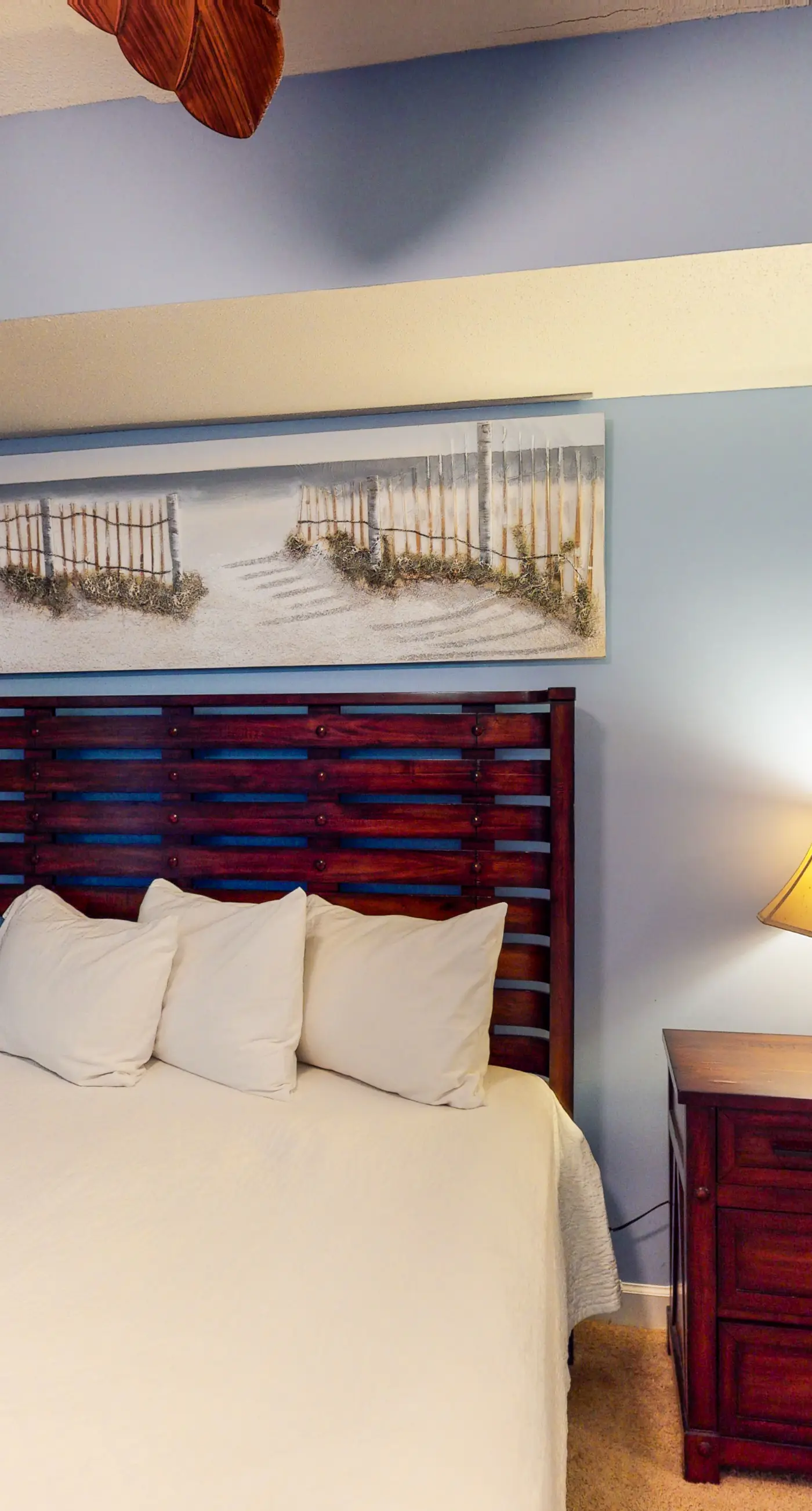 Spacious Gulf-front condo with beach access, pool & hot tub - great location