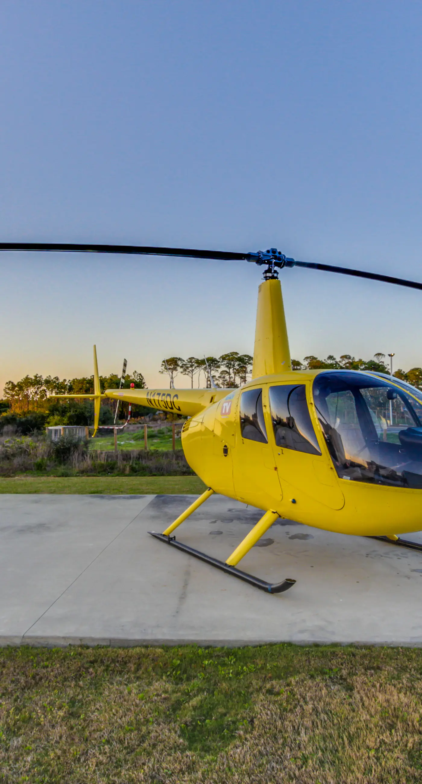 Spacious Gulf-front condo with beach access, pool & hot tub - great location