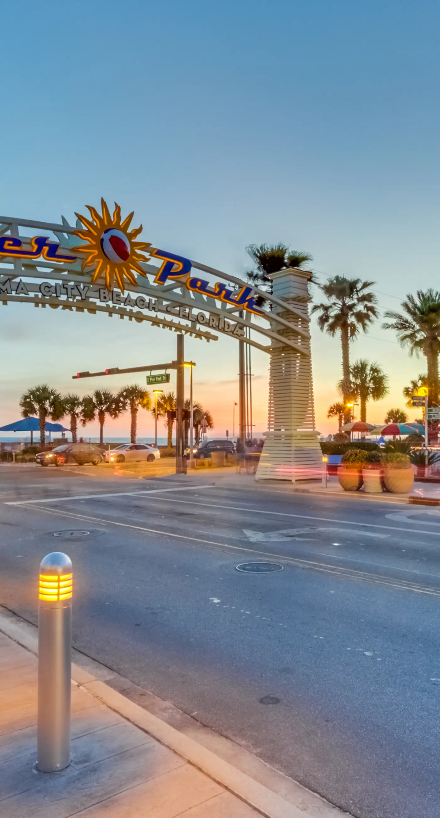 Spacious Gulf-front condo with beach access, pool & hot tub - great location