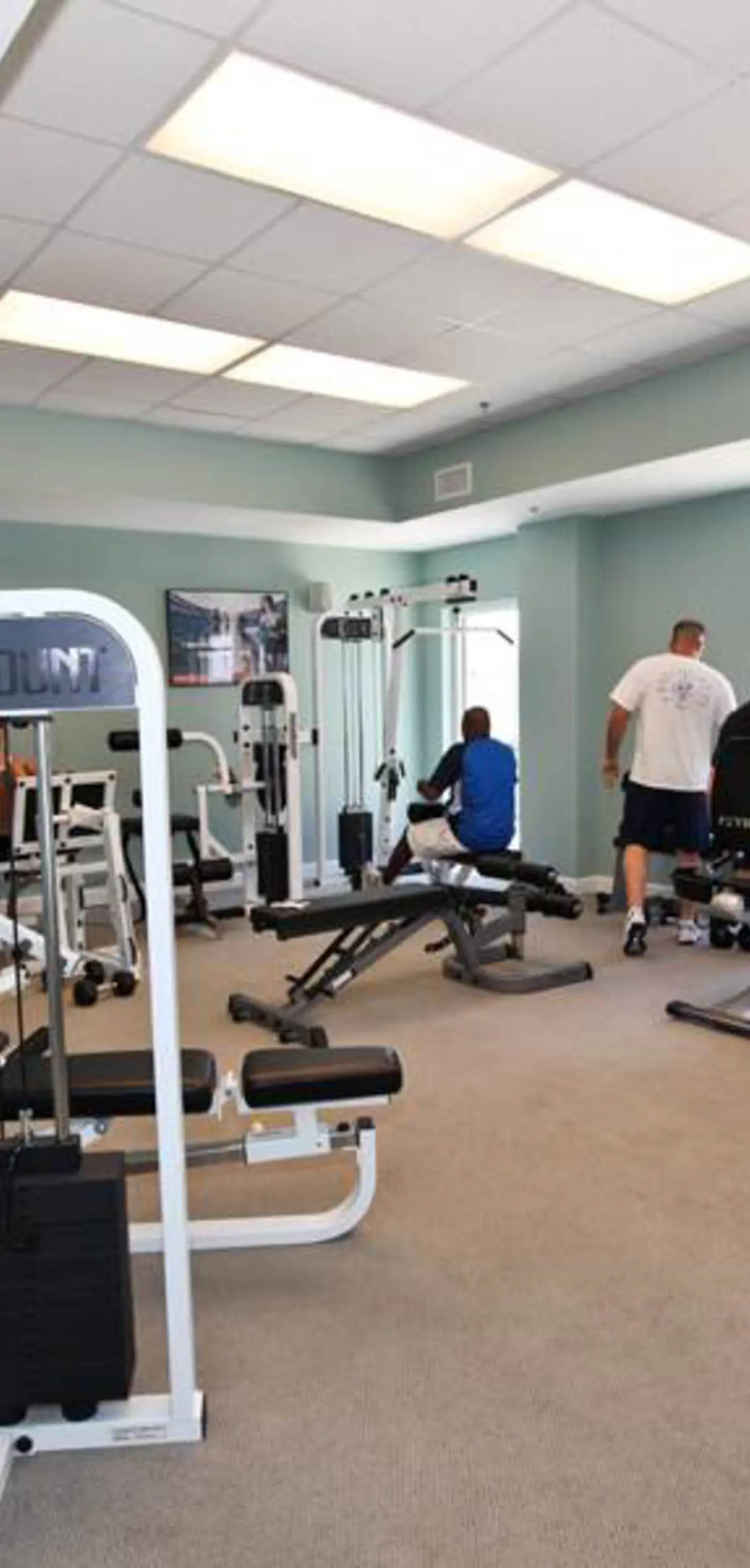 Spacious Gulf-front condo with beach access, pool & hot tub - great location