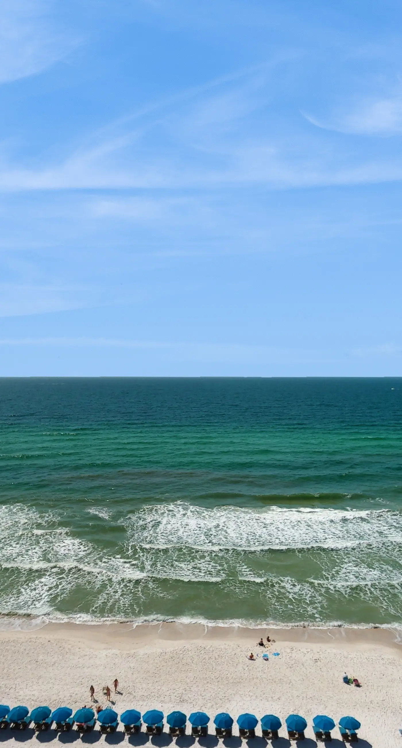 Gorgeous beachfront condo, shared pool and beach access