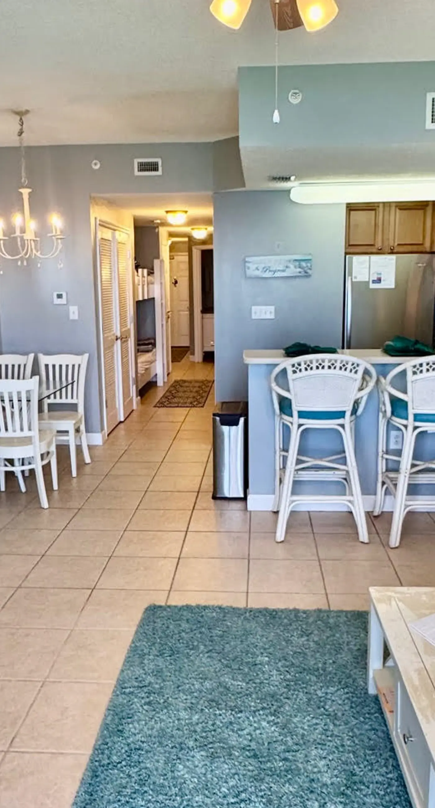 Gorgeous beachfront condo, shared pool and beach access