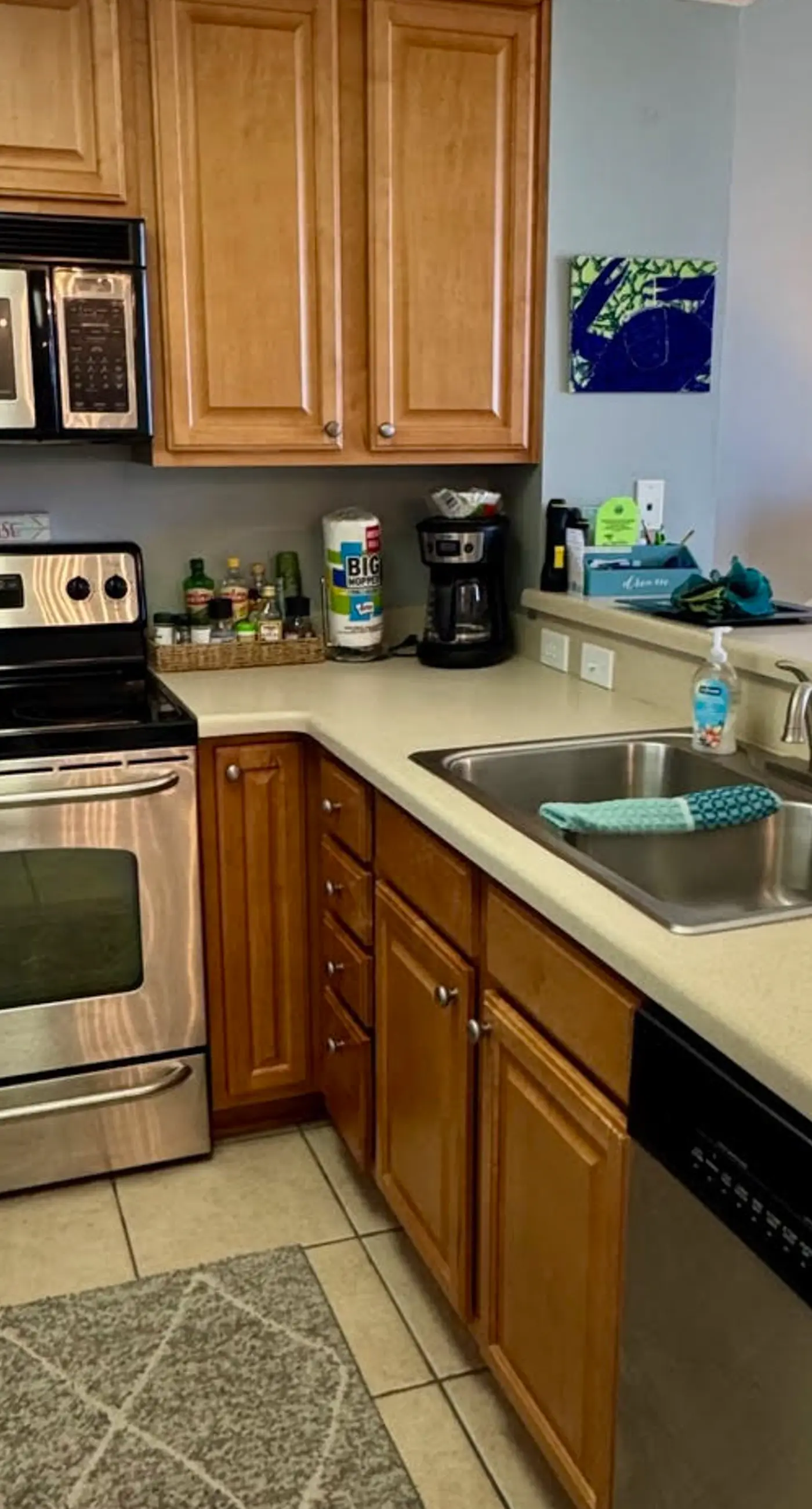 Gorgeous beachfront condo, shared pool and beach access