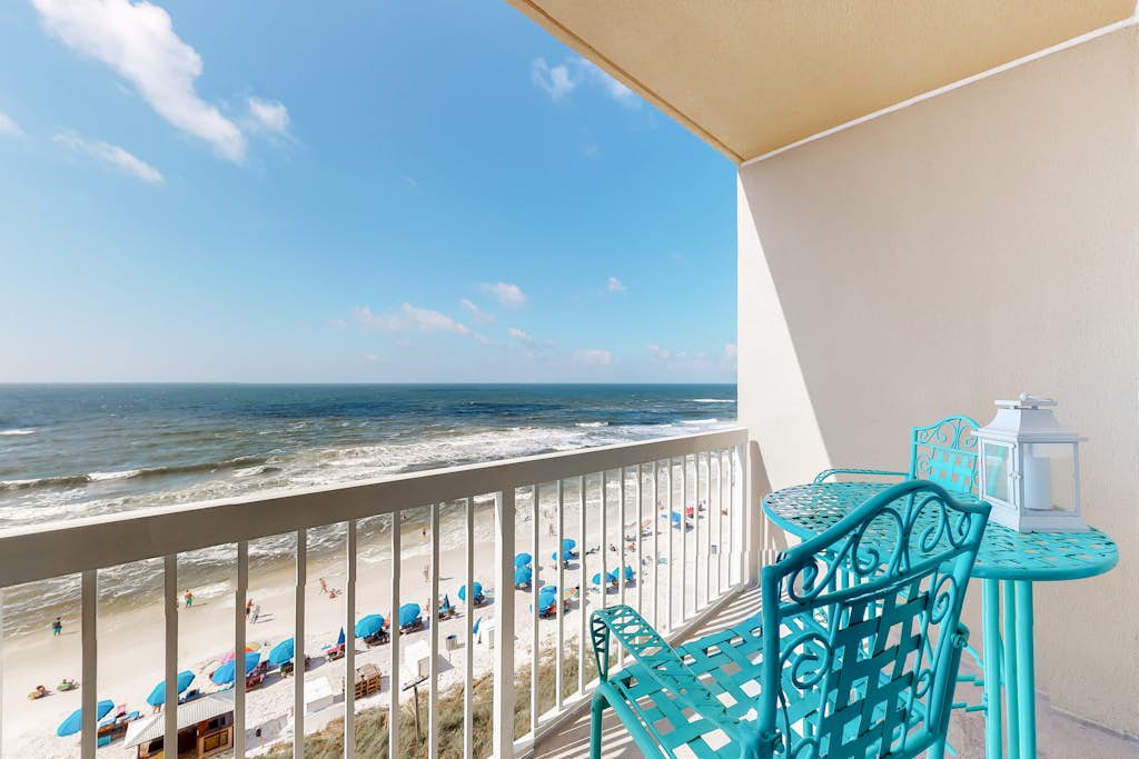 Fun beach getaway with beautiful views, pools, hot tub & beach access