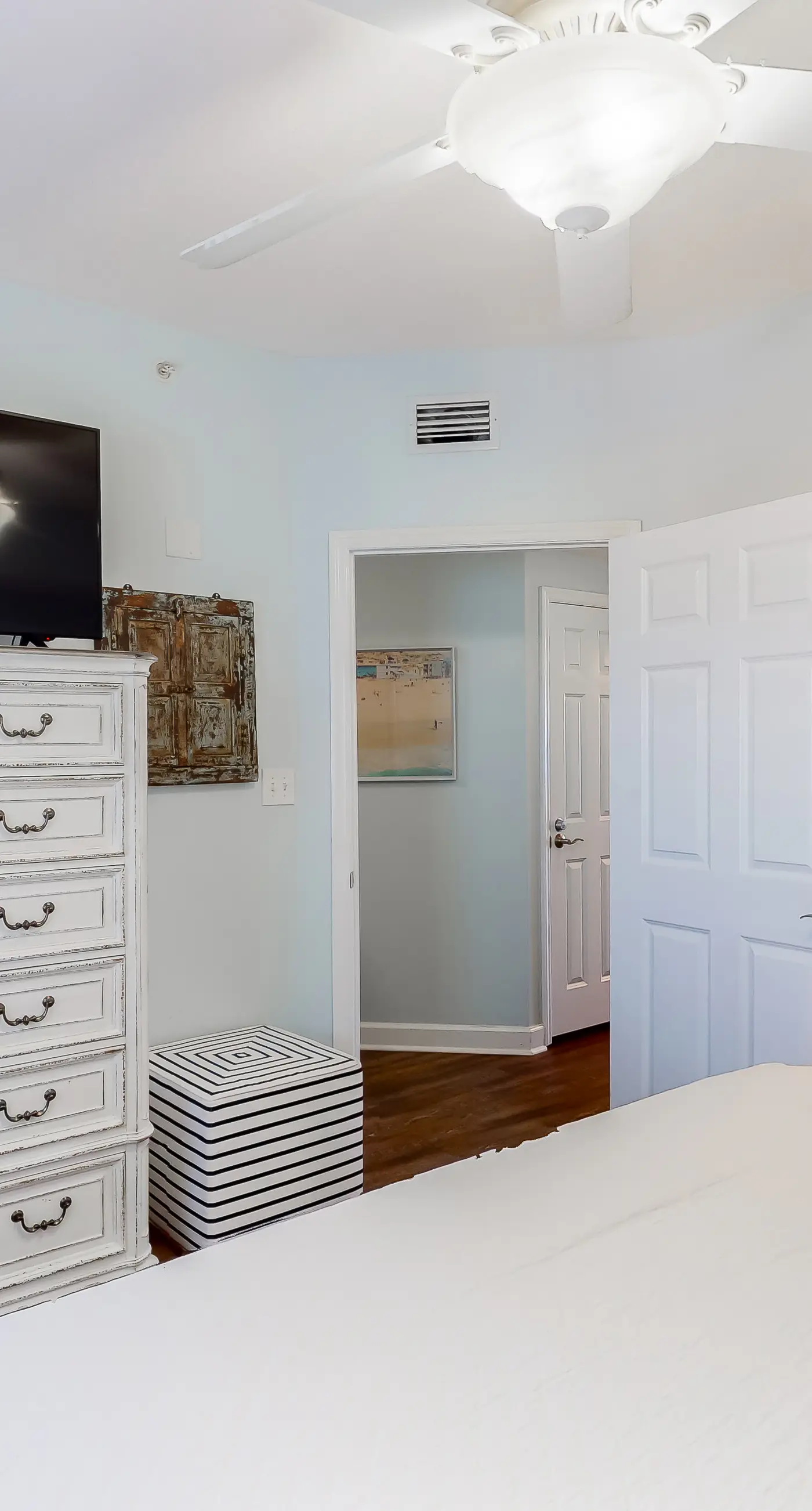 Fun beach getaway with beautiful views, pools, hot tub & beach access