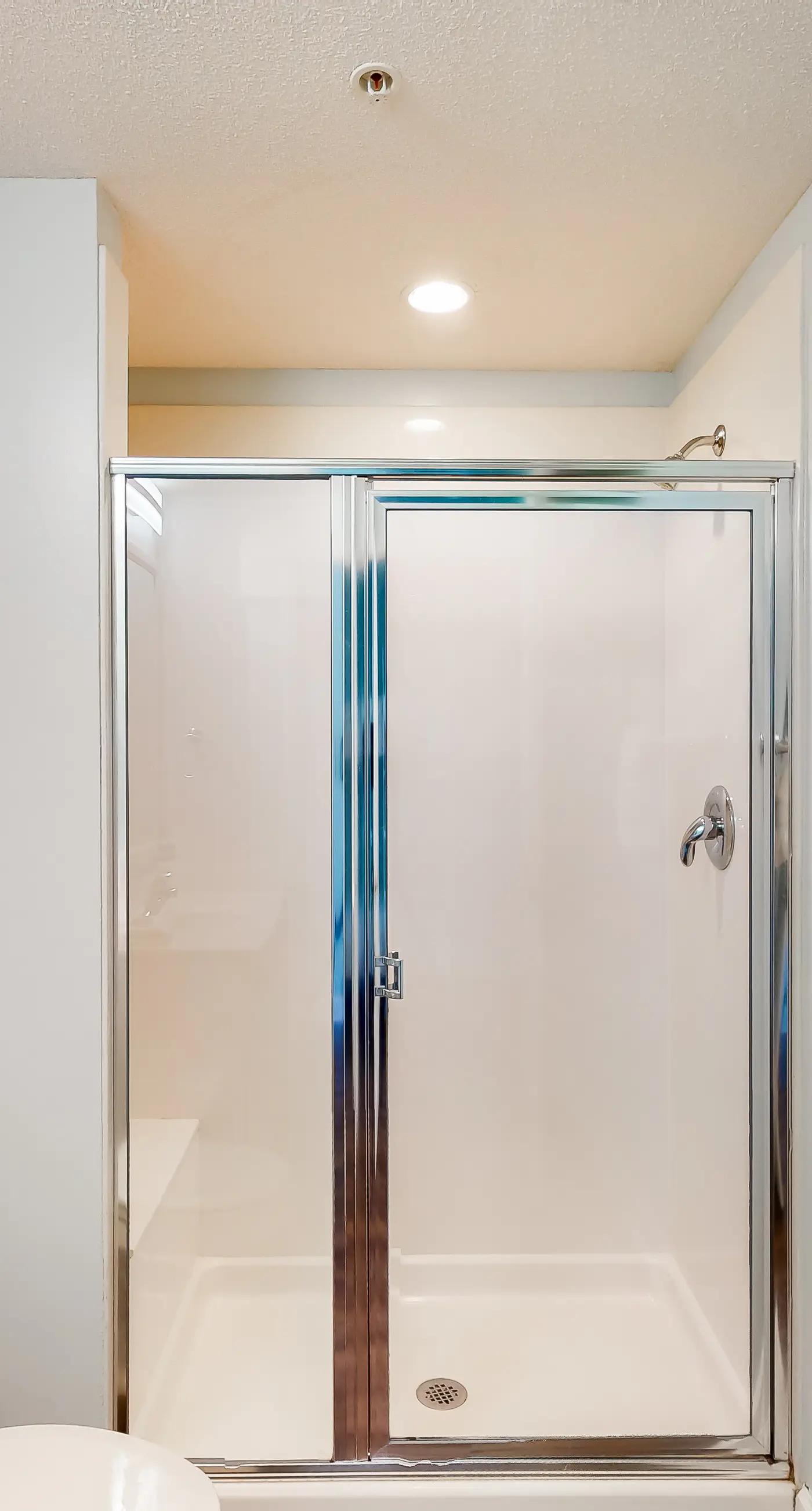 Fun beach getaway with beautiful views, pools, hot tub & beach access