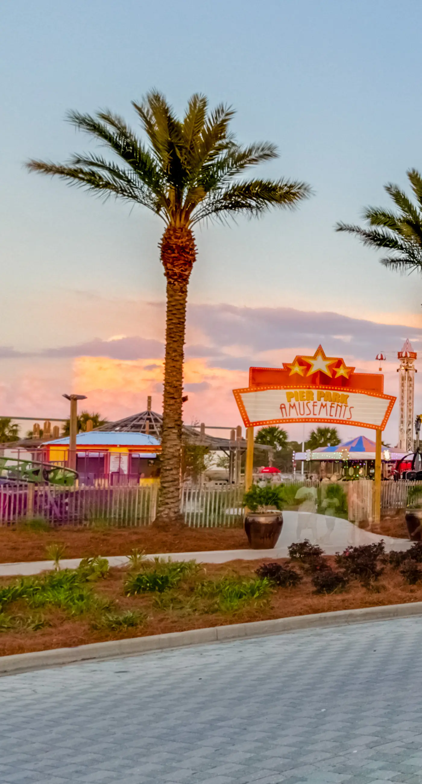 Fun beach getaway with beautiful views, pools, hot tub & beach access