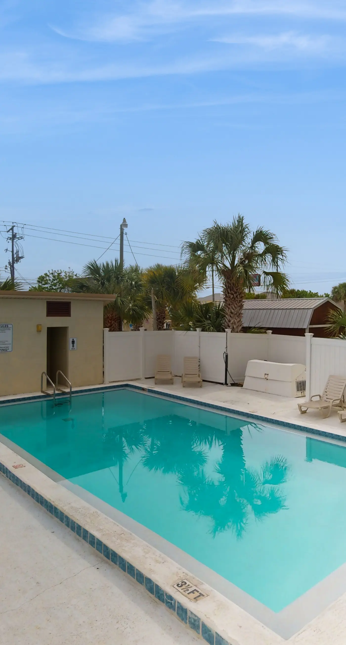 Cozy Coastal Condo w/ a Shared Pool, Free WiFi, Private Washer/Dryer, & A/C