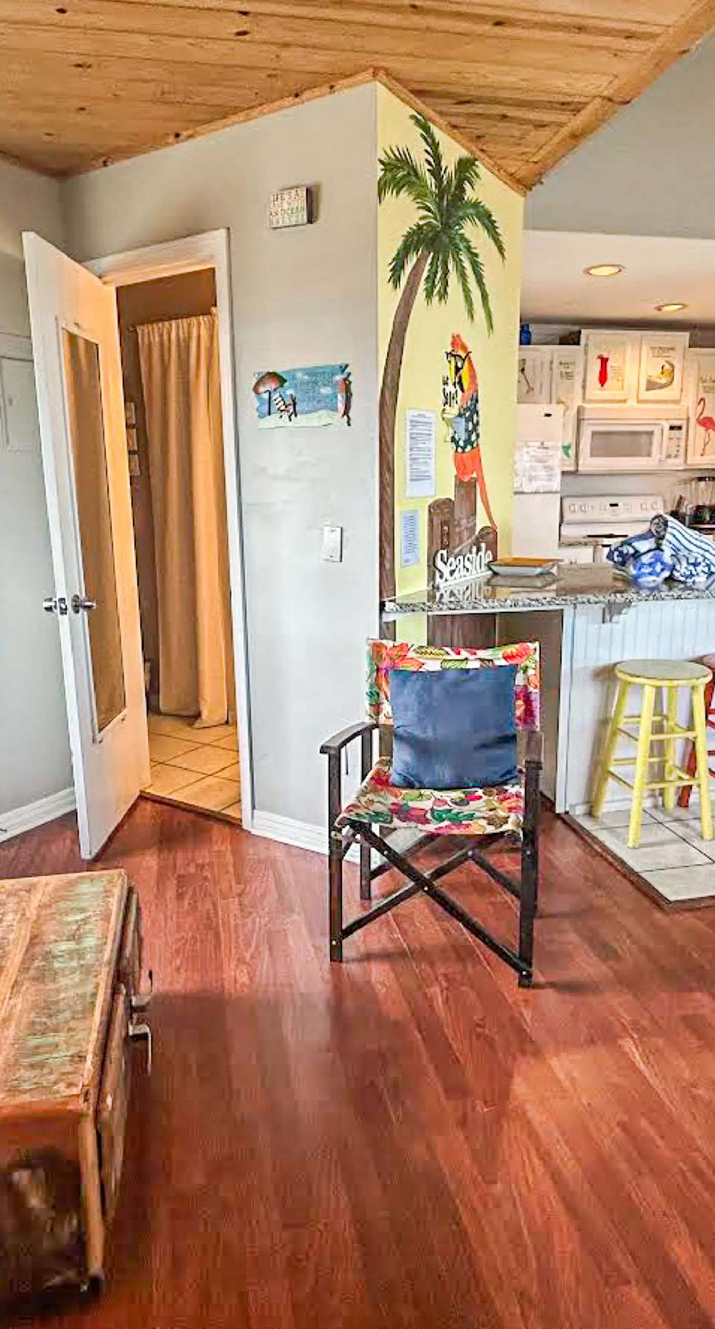 Cozy Coastal Condo w/ a Shared Pool, Free WiFi, Private Washer/Dryer, & A/C