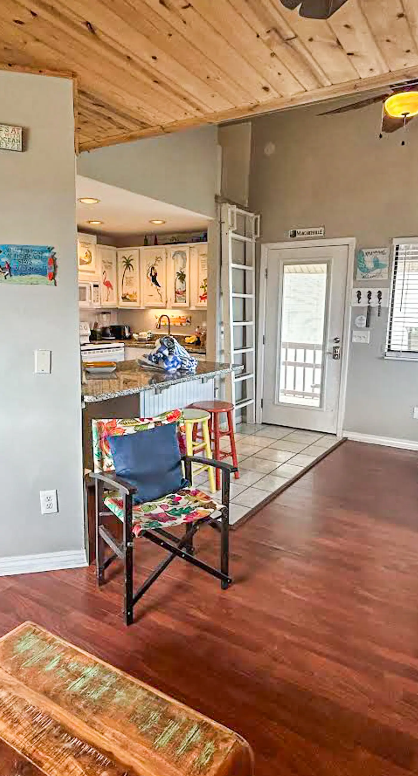 Cozy Coastal Condo w/ a Shared Pool, Free WiFi, Private Washer/Dryer, & A/C