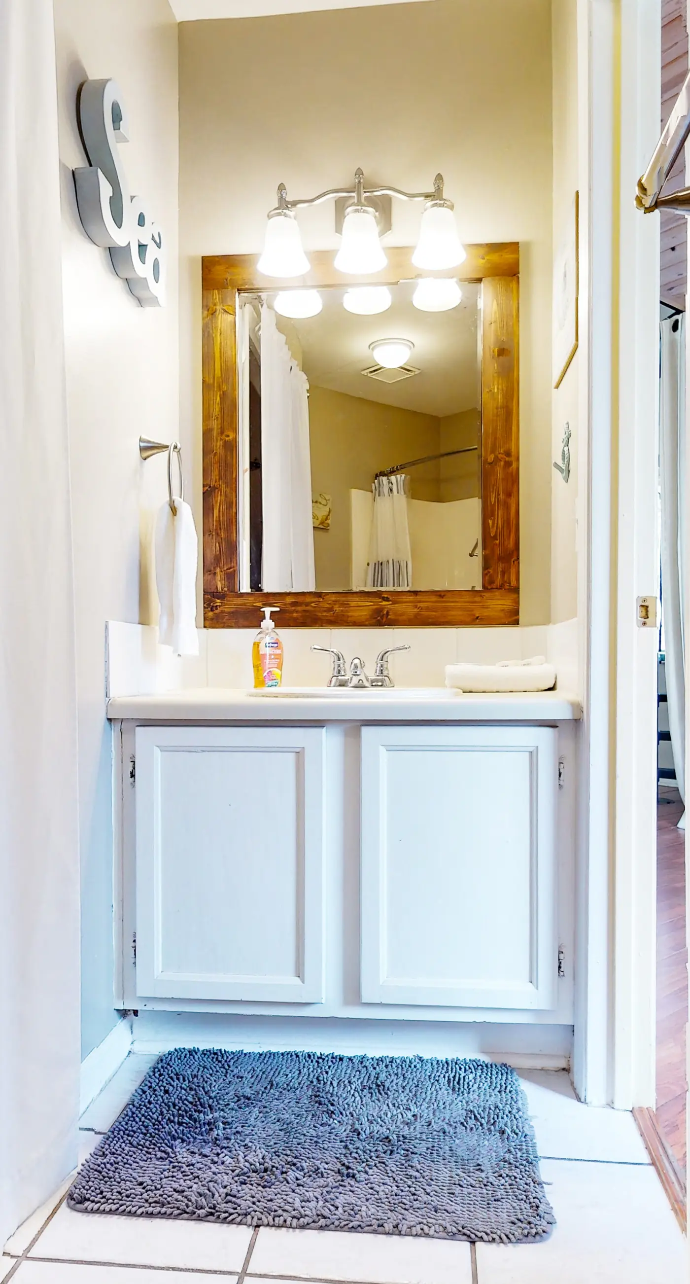 Cozy Coastal Condo w/ a Shared Pool, Free WiFi, Private Washer/Dryer, & A/C