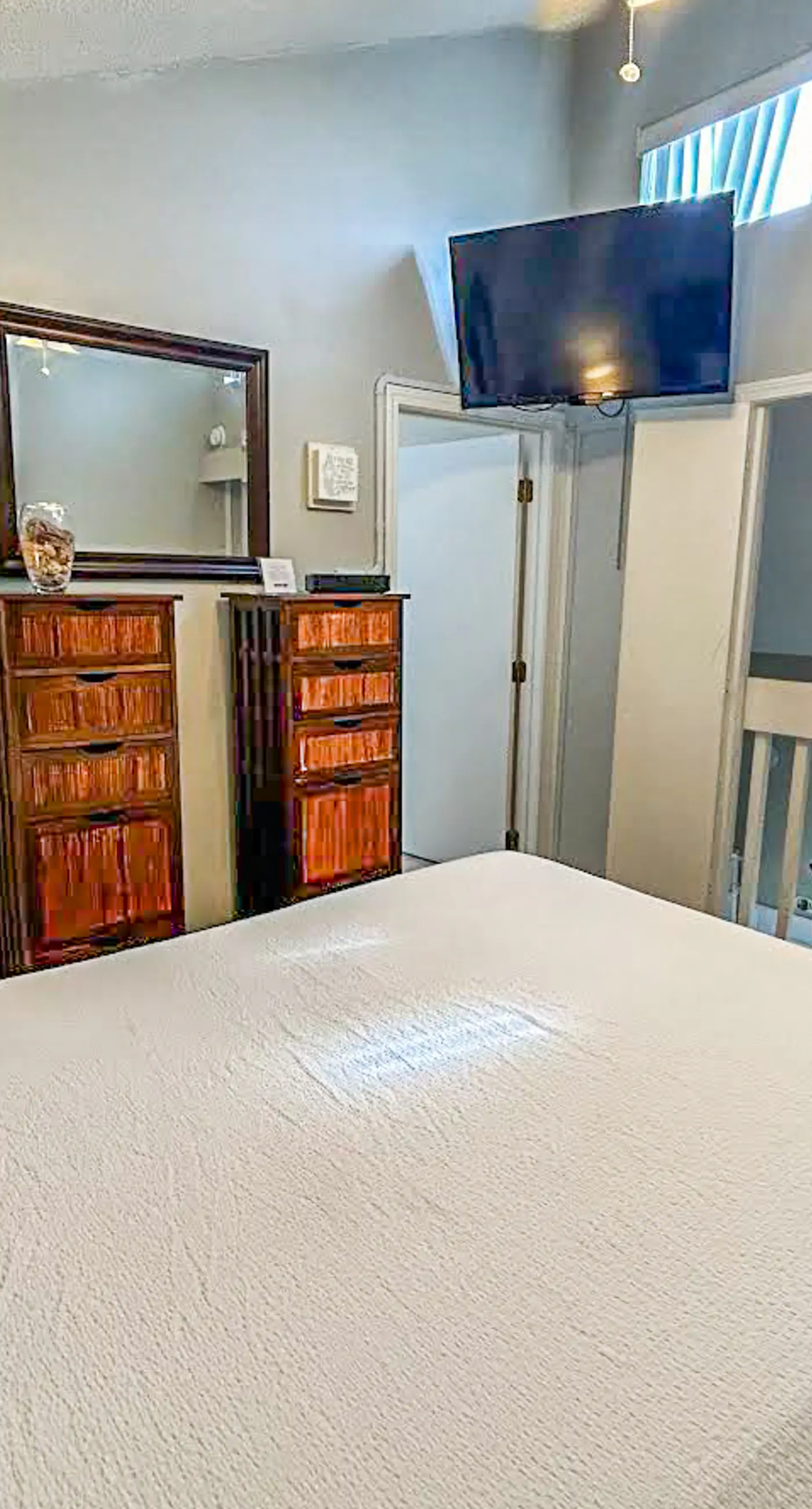 Cozy Coastal Condo w/ a Shared Pool, Free WiFi, Private Washer/Dryer, & A/C