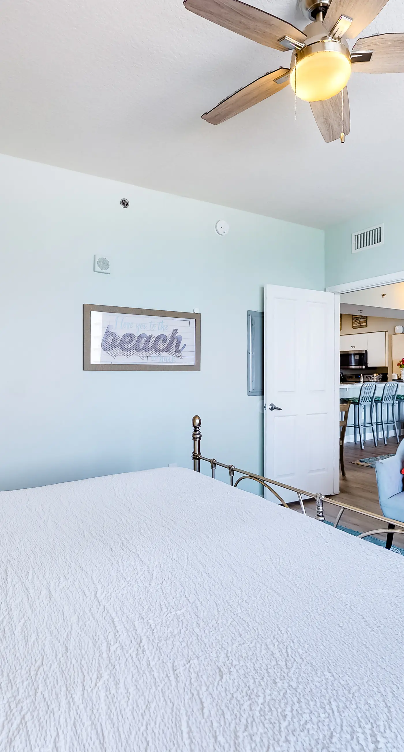 Updated beachfront condo with pool, hot tub, W/D, & central AC