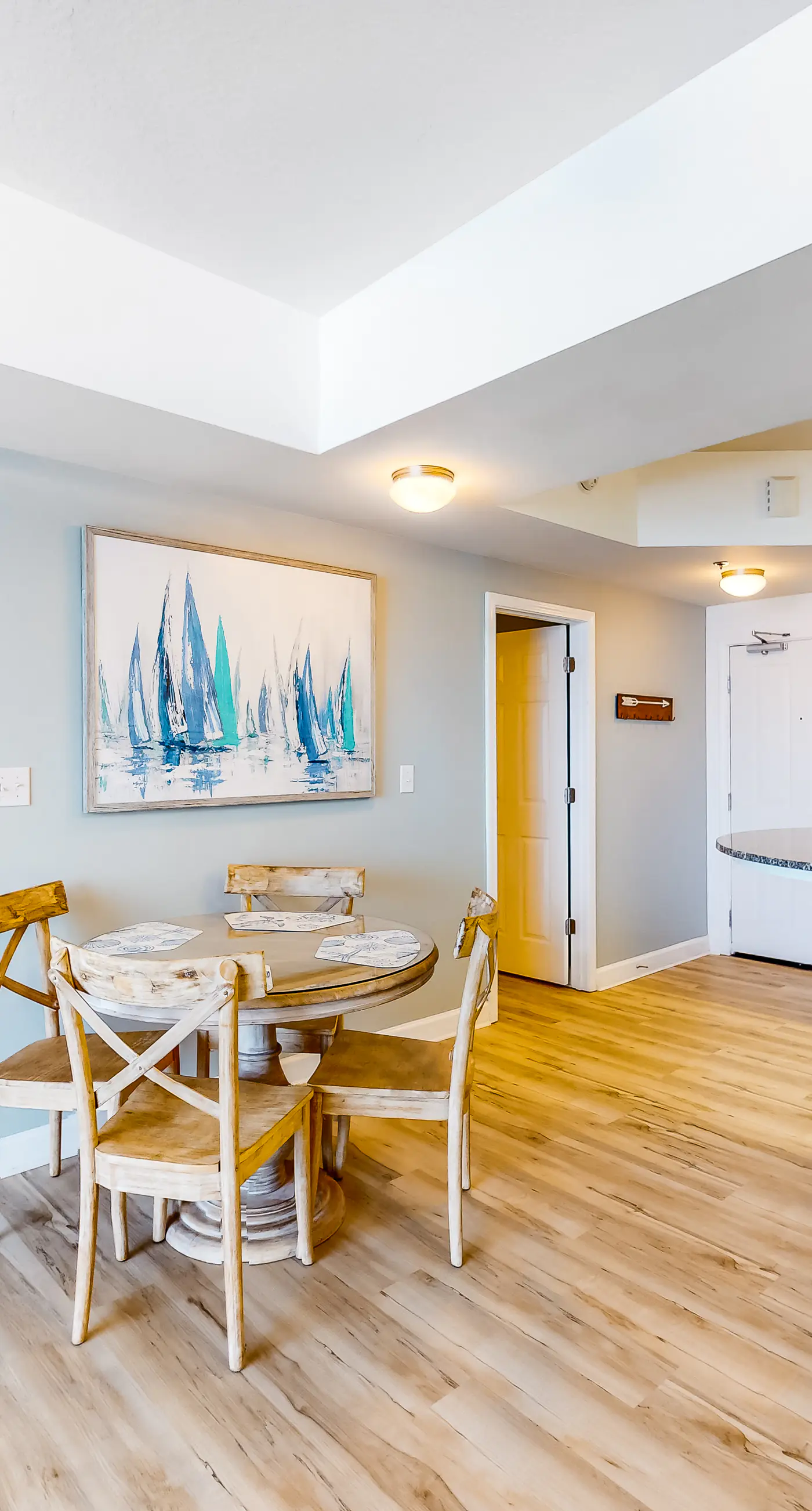 Gulf-view resort condo with pools, hot tubs, & on-site dining - walk to beach