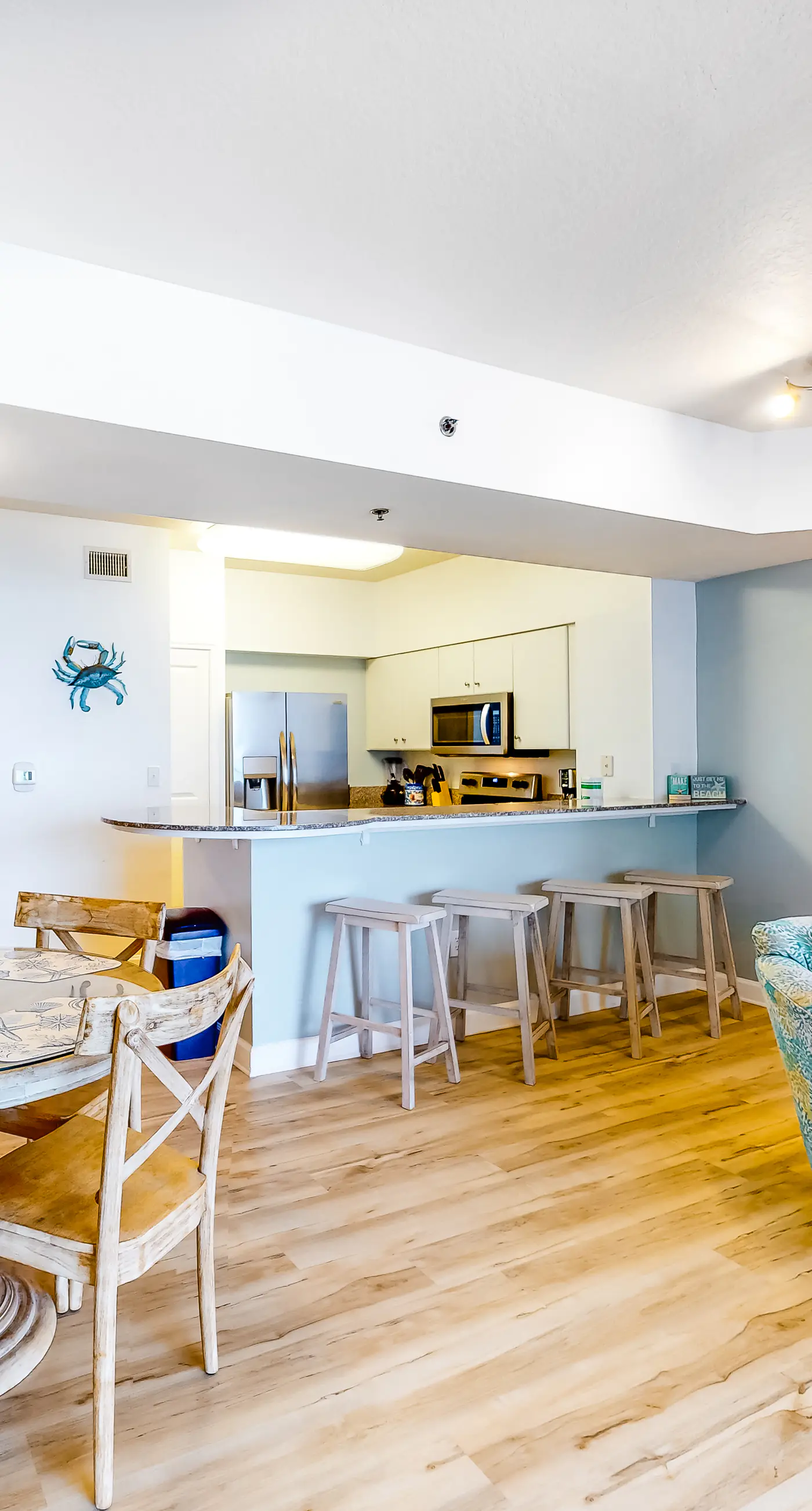 Gulf-view resort condo with pools, hot tubs, & on-site dining - walk to beach