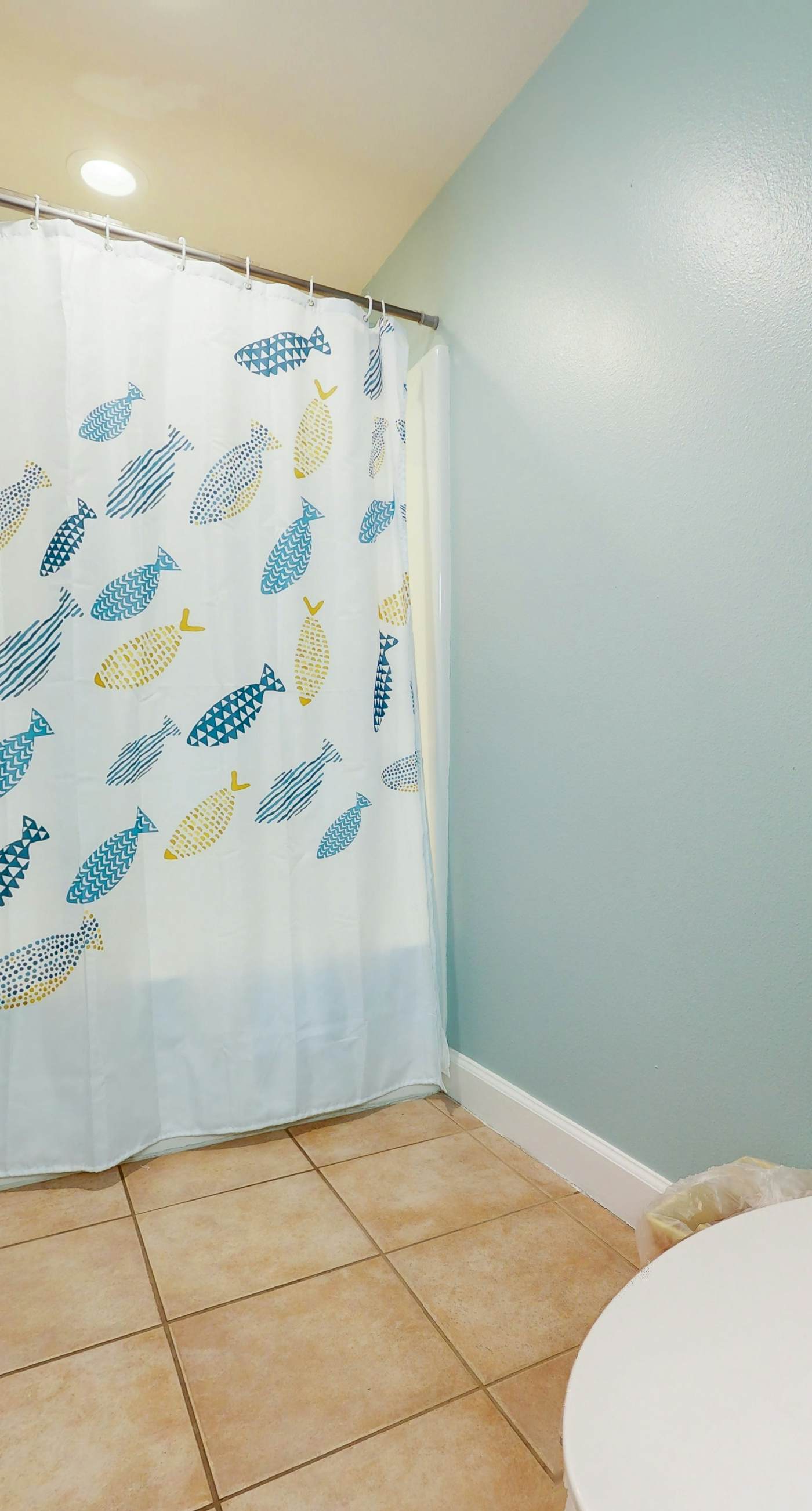 Updated oceanfront condo with pools, hot tub, W/D, AC, & views