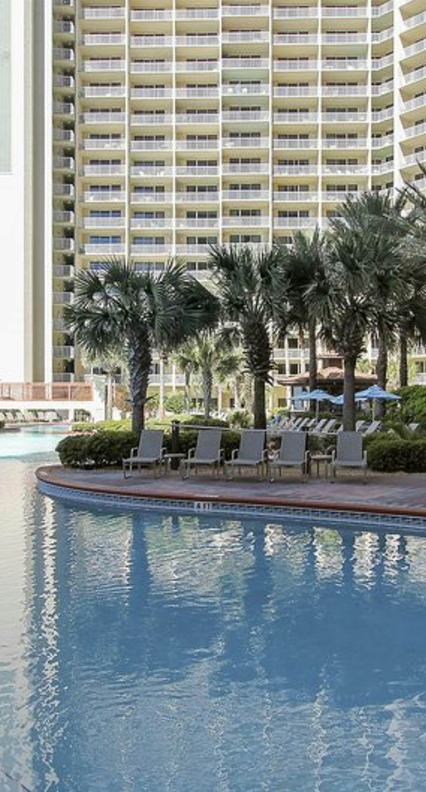 Updated oceanfront condo with pools, hot tub, W/D, AC, & views